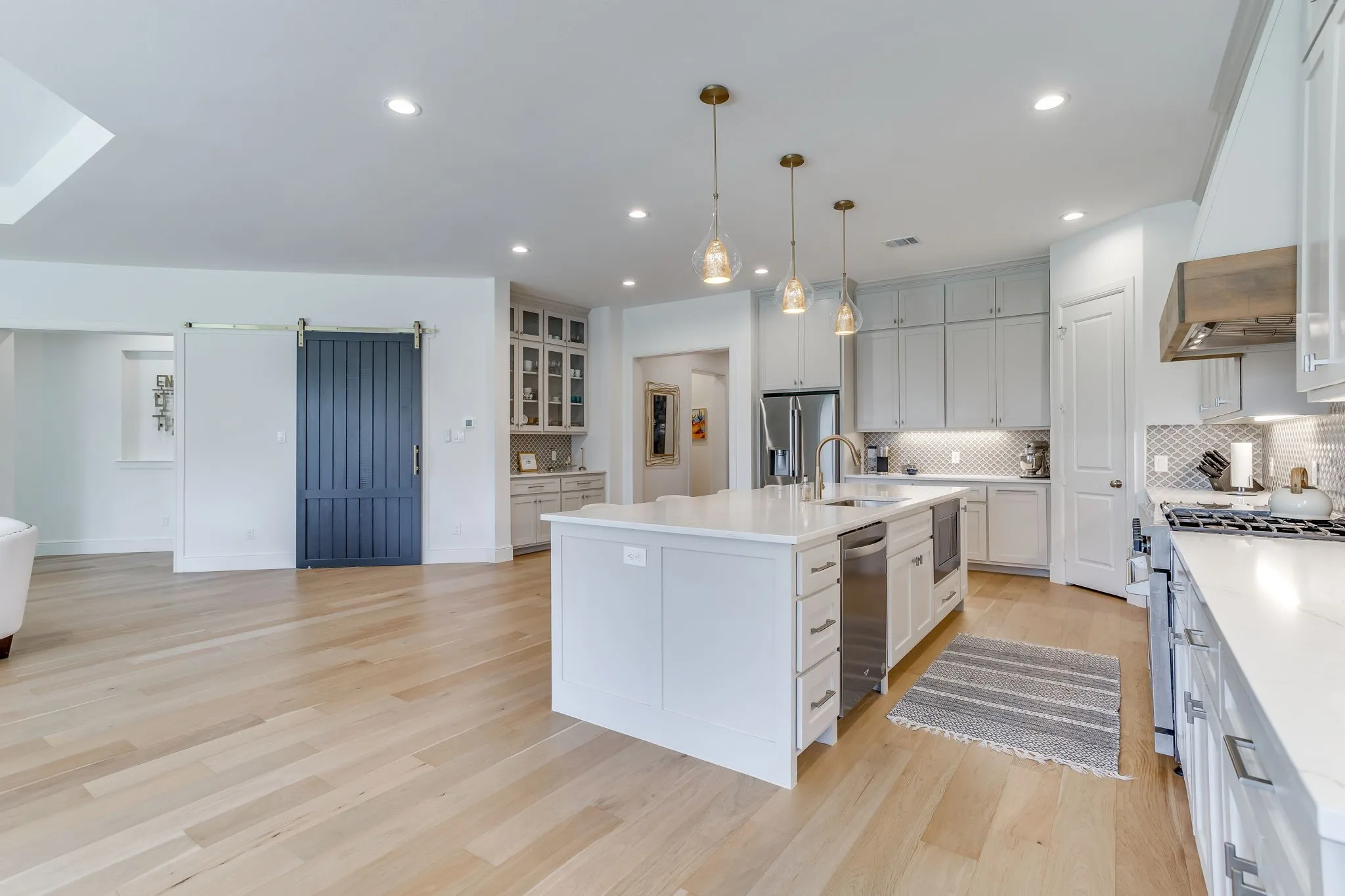 Single Family Residence For Sale in Parker County , 950 Highlands Avenue, Aledo, Texas 76008, 4 Bedroom, 3 Bathroom, 2 Garage spaces, 3,411 Sqft, built in 2024, mls#21404459, Real Estate Agent in Aledo, Homes For Sale in Parker county, Homes For Sale in Aledo, Realtor in Aledo Texas, Real Estate Brokerage Independent Realty Texas, Luminita Cordes Realtor