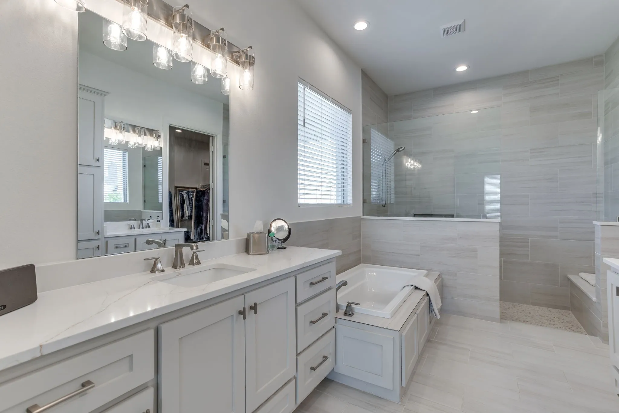 Single Family Residence For Sale in Parker County , 950 Highlands Avenue, Aledo, Texas 76008, 4 Bedroom, 3 Bathroom, 2 Garage spaces, 3,411 Sqft, built in 2024, mls#21404459, Real Estate Agent in Aledo, Homes For Sale in Parker county, Homes For Sale in Aledo, Realtor in Aledo Texas, Real Estate Brokerage Independent Realty Texas, Luminita Cordes Realtor