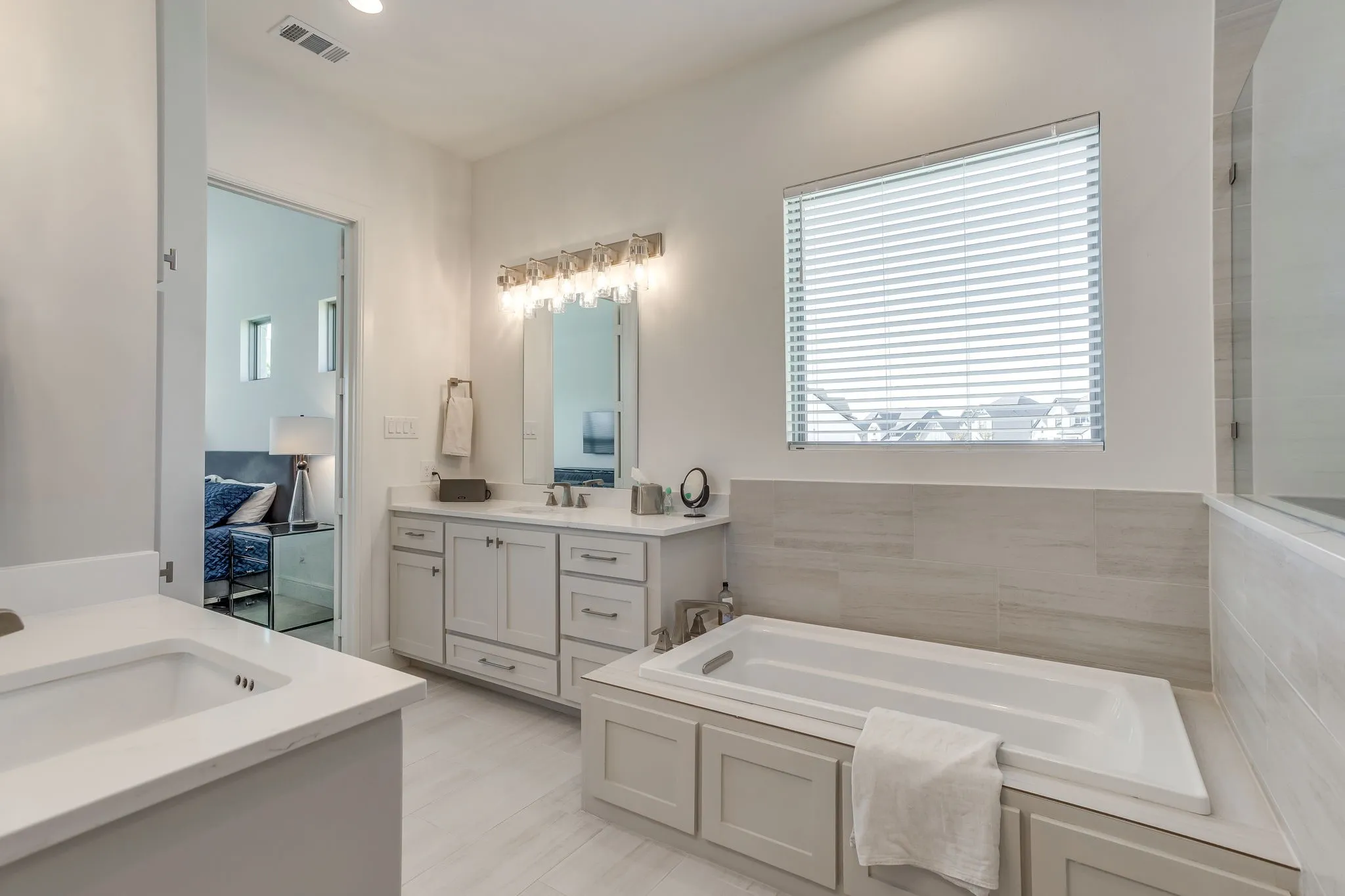 Single Family Residence For Sale in Parker County , 950 Highlands Avenue, Aledo, Texas 76008, 4 Bedroom, 3 Bathroom, 2 Garage spaces, 3,411 Sqft, built in 2024, mls#21404459, Real Estate Agent in Aledo, Homes For Sale in Parker county, Homes For Sale in Aledo, Realtor in Aledo Texas, Real Estate Brokerage Independent Realty Texas, Luminita Cordes Realtor