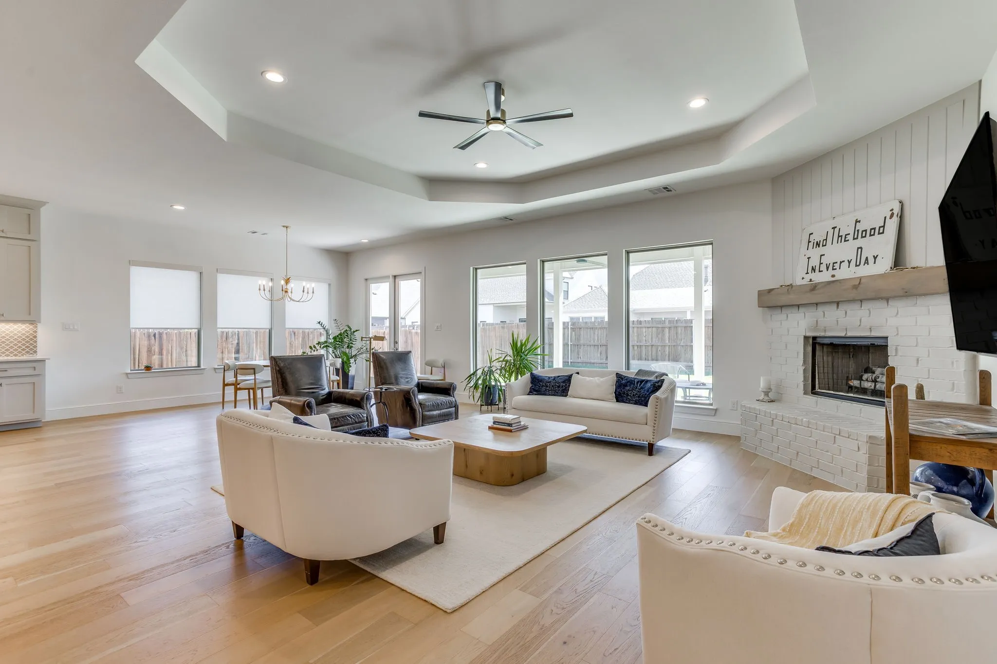 Single Family Residence For Sale in Parker County , 950 Highlands Avenue, Aledo, Texas 76008, 4 Bedroom, 3 Bathroom, 2 Garage spaces, 3,411 Sqft, built in 2024, mls#21404459, Real Estate Agent in Aledo, Homes For Sale in Parker county, Homes For Sale in Aledo, Realtor in Aledo Texas, Real Estate Brokerage Independent Realty Texas, Luminita Cordes Realtor