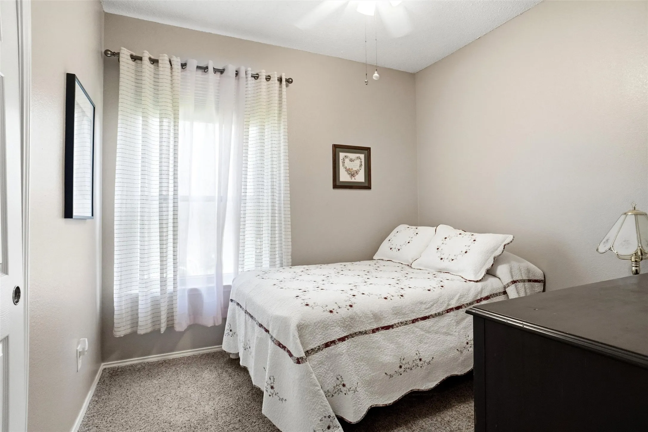 Single Family Residence For Rent in Tarrant County , 6951 Chaco Trail, Fort Worth, Texas 76137, 4 Bedroom, 2 Bathroom, 2 Garage spaces, 1,298 Sqft, built in 1998, mls#21405280, Real Estate Agent in Fort Worth, Homes For Rent in Tarrant county, Homes For Rent in Fort Worth, Realtor in Fort Worth Texas, Real Estate Brokerage Independent Realty Texas, Luminita Cordes Realtor