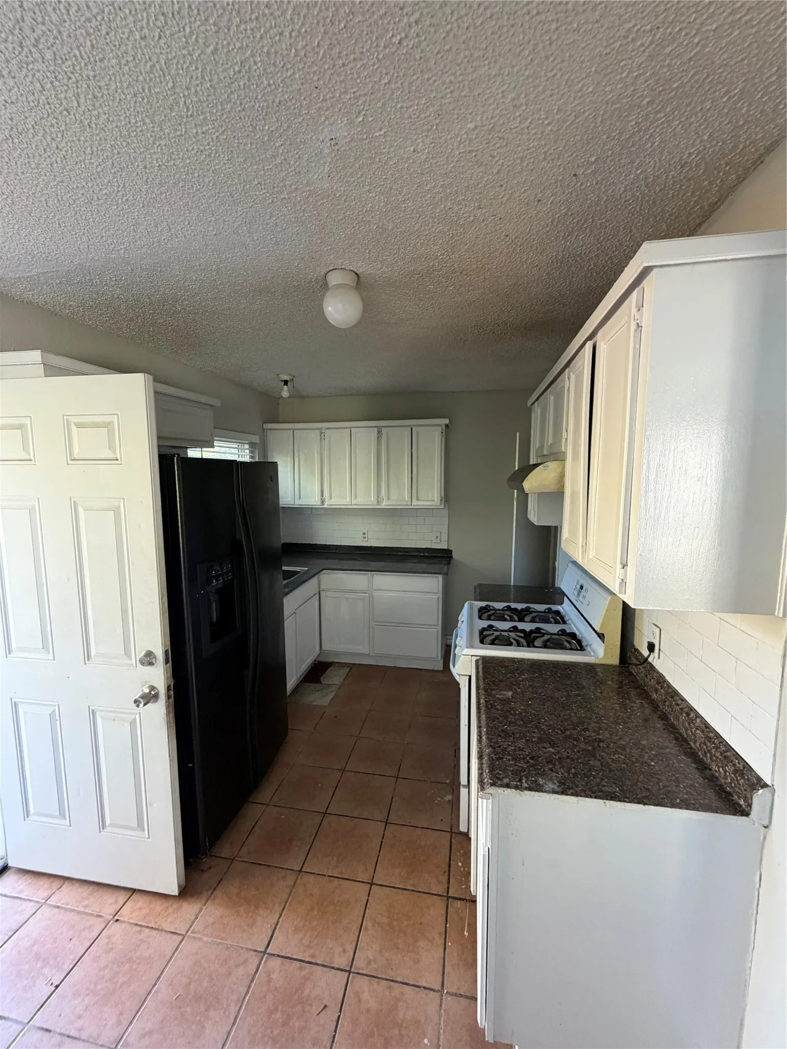 Single Family Residence For Sale in Dallas County , 12220 Holt Drive, Dallas, Texas 75218, 3 Bedroom, 1 Bathroom, 1 Garage spaces, 1,040 Sqft, built in 1952, mls#21405020, Real Estate Agent in Dallas, Homes For Sale in Dallas county, Homes For Sale in Dallas, Realtor in Dallas Texas, Real Estate Brokerage Independent Realty Texas, Luminita Cordes Realtor