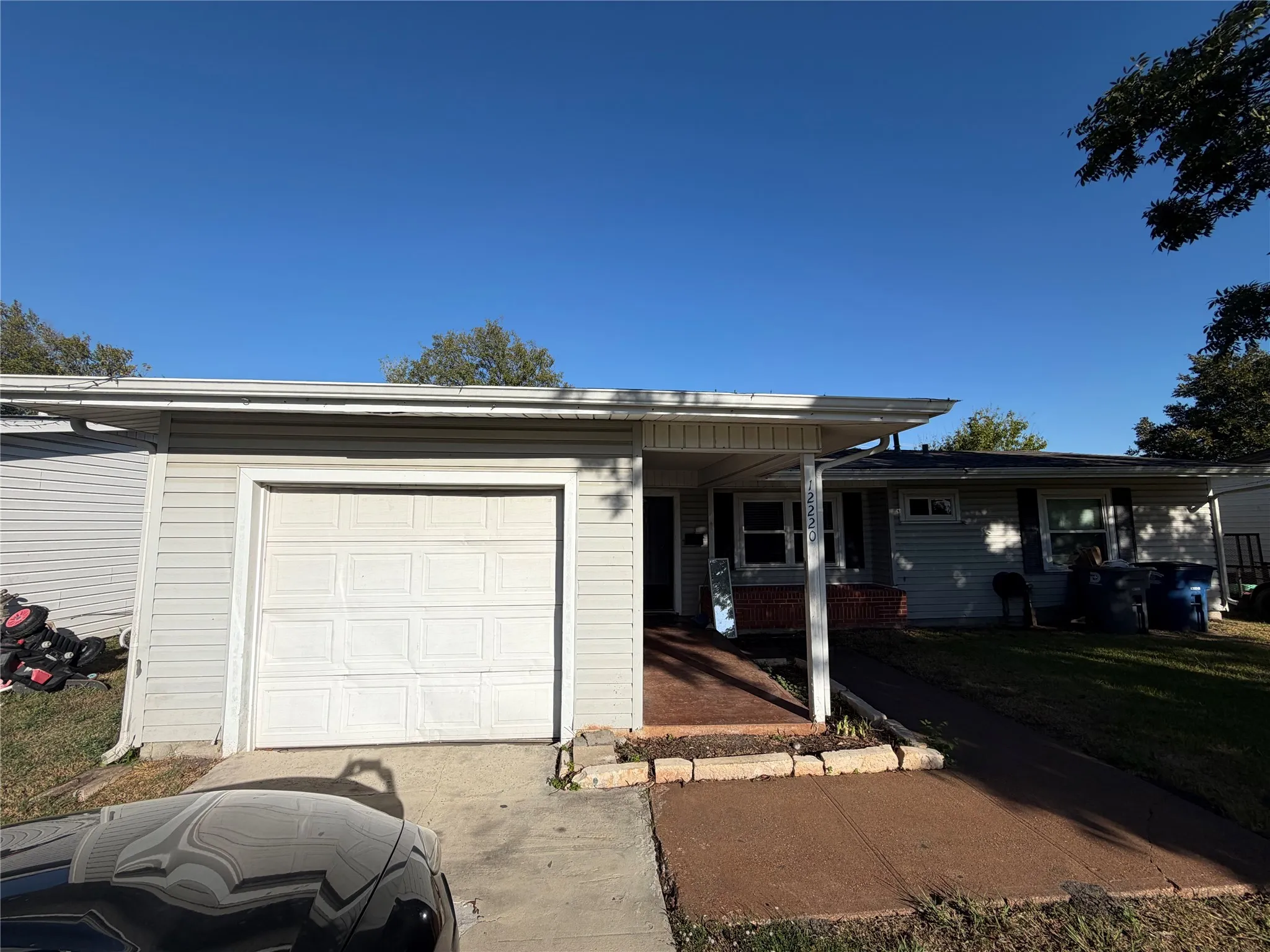 Single Family Residence For Sale in Dallas County , 12220 Holt Drive, Dallas, Texas 75218, 3 Bedroom, 1 Bathroom, 1 Garage spaces, 1,040 Sqft, built in 1952, mls#21405020, Real Estate Agent in Dallas, Homes For Sale in Dallas county, Homes For Sale in Dallas, Realtor in Dallas Texas, Real Estate Brokerage Independent Realty Texas, Luminita Cordes Realtor