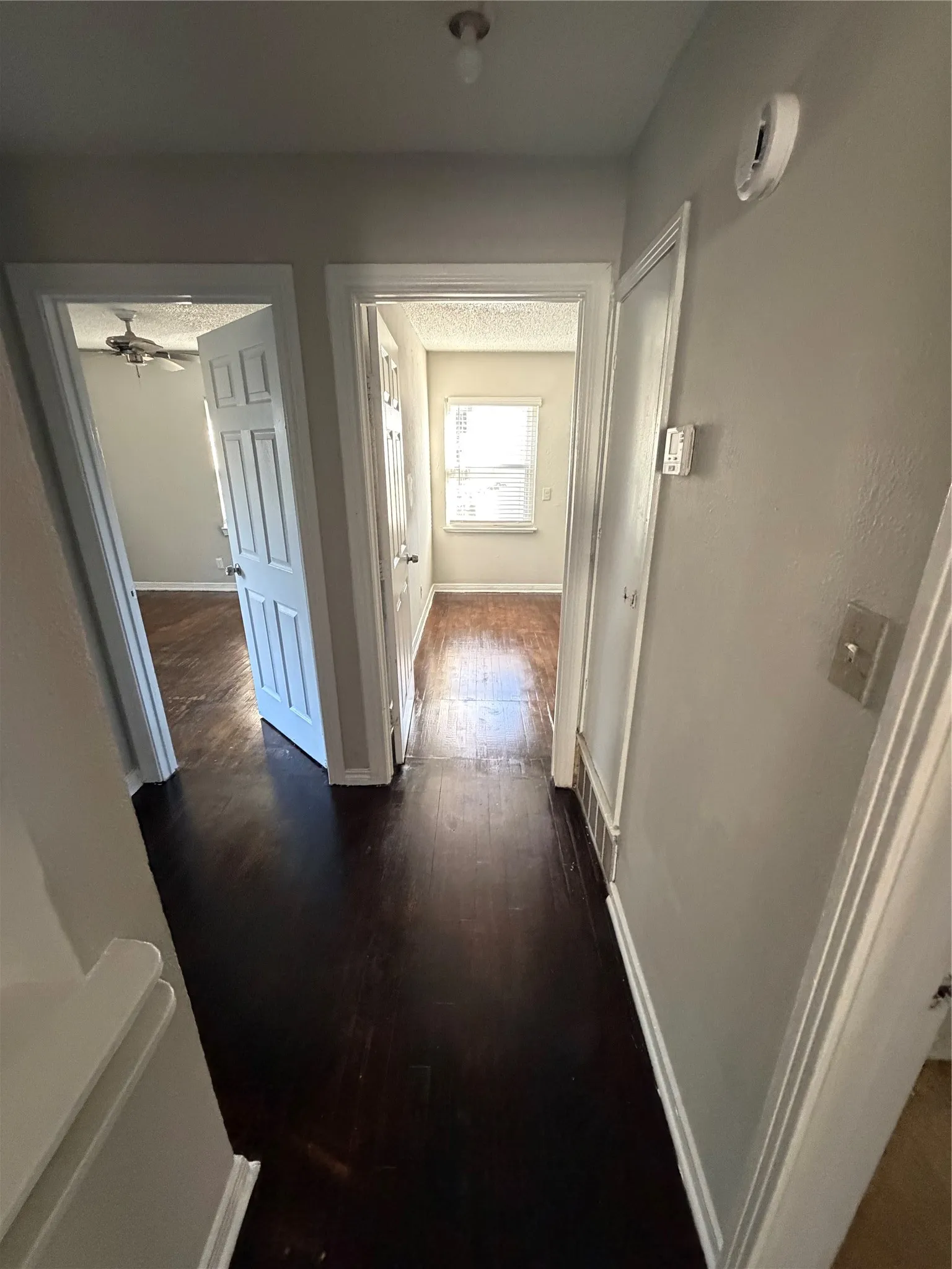 Single Family Residence For Sale in Dallas County , 12220 Holt Drive, Dallas, Texas 75218, 3 Bedroom, 1 Bathroom, 1 Garage spaces, 1,040 Sqft, built in 1952, mls#21405020, Real Estate Agent in Dallas, Homes For Sale in Dallas county, Homes For Sale in Dallas, Realtor in Dallas Texas, Real Estate Brokerage Independent Realty Texas, Luminita Cordes Realtor