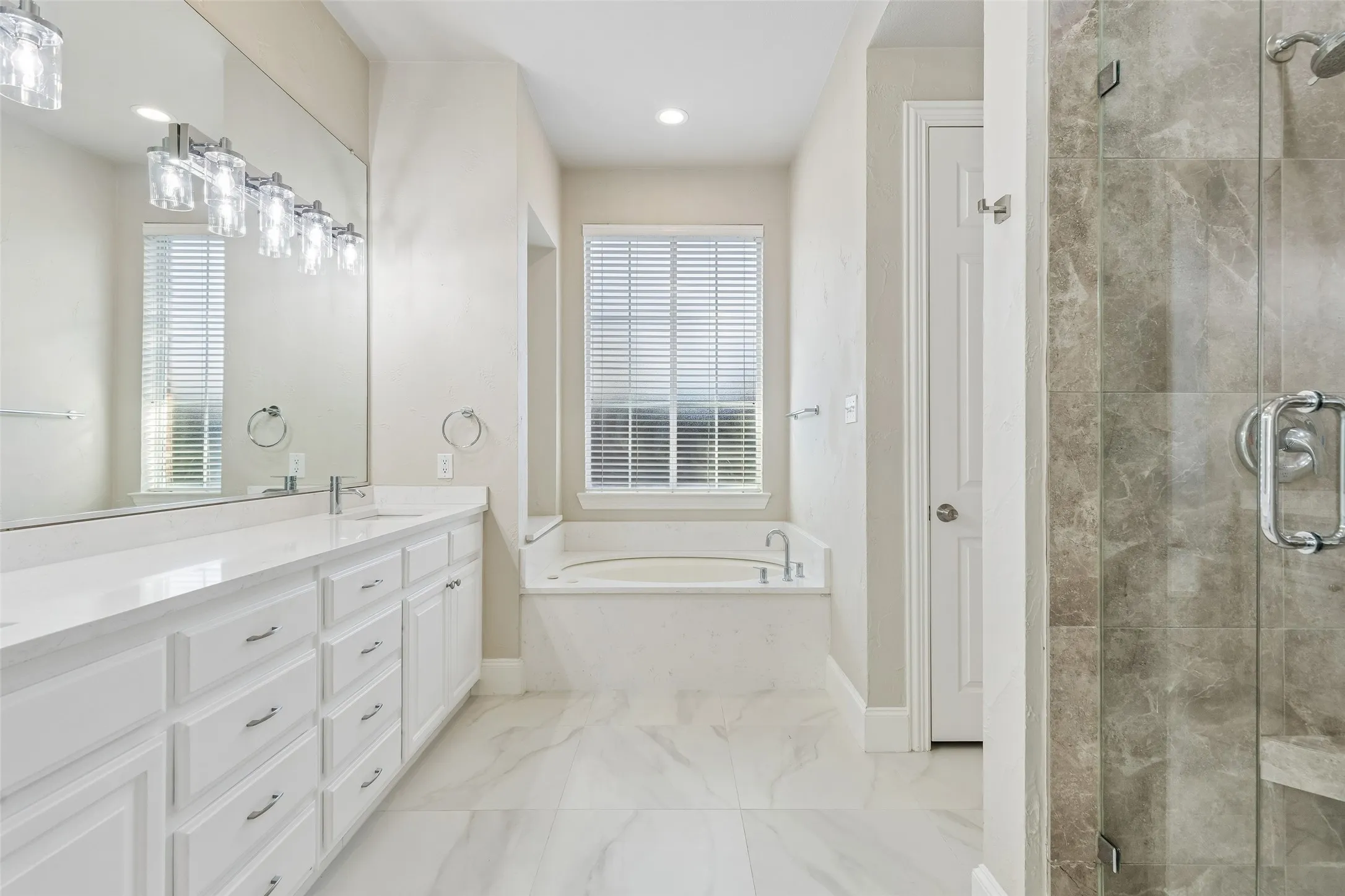Single Family Residence For Rent in Denton County , 4005 Frio Way, Frisco, Texas 75034, 4 Bedroom, 4 Bathroom, 2 Garage spaces, 3,358 Sqft, built in 2002, mls#21402915, Real Estate Agent in Frisco, Homes For Rent in Denton county, Homes For Rent in Frisco, Realtor in Frisco Texas, Real Estate Brokerage Independent Realty Texas, Luminita Cordes Realtor