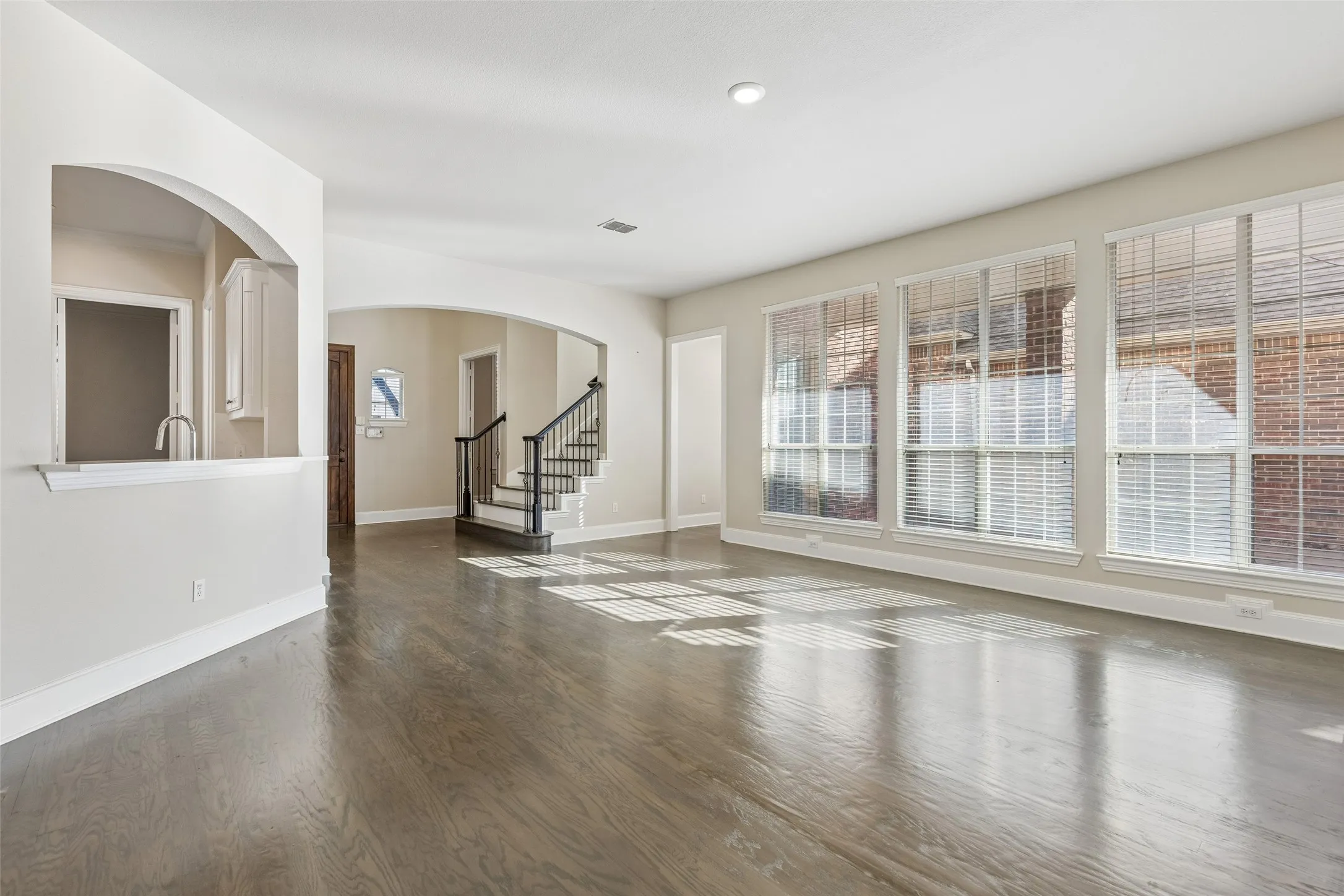 Single Family Residence For Rent in Denton County , 4005 Frio Way, Frisco, Texas 75034, 4 Bedroom, 4 Bathroom, 2 Garage spaces, 3,358 Sqft, built in 2002, mls#21402915, Real Estate Agent in Frisco, Homes For Rent in Denton county, Homes For Rent in Frisco, Realtor in Frisco Texas, Real Estate Brokerage Independent Realty Texas, Luminita Cordes Realtor