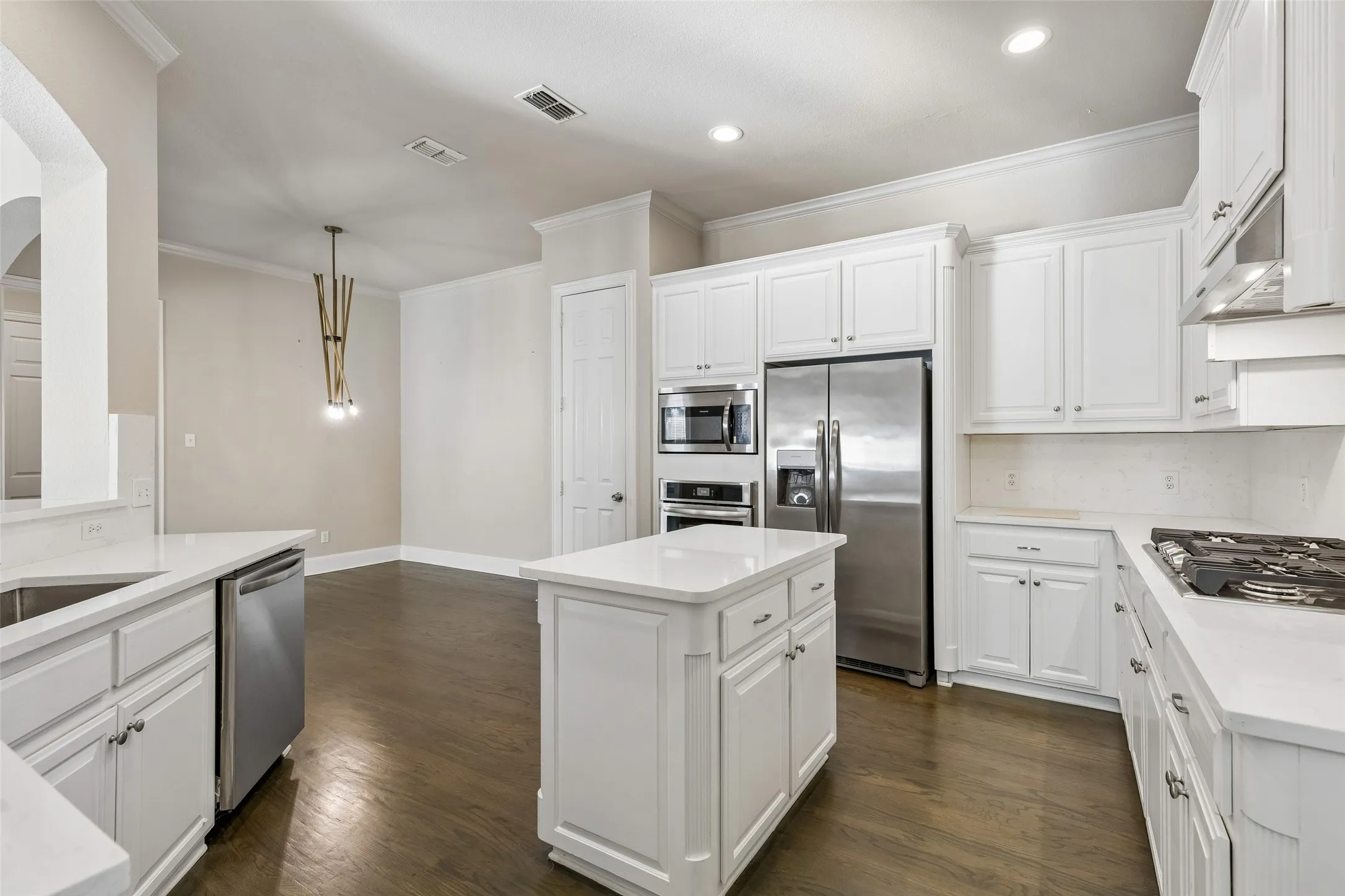 Single Family Residence For Rent in Denton County , 4005 Frio Way, Frisco, Texas 75034, 4 Bedroom, 4 Bathroom, 2 Garage spaces, 3,358 Sqft, built in 2002, mls#21402915, Real Estate Agent in Frisco, Homes For Rent in Denton county, Homes For Rent in Frisco, Realtor in Frisco Texas, Real Estate Brokerage Independent Realty Texas, Luminita Cordes Realtor