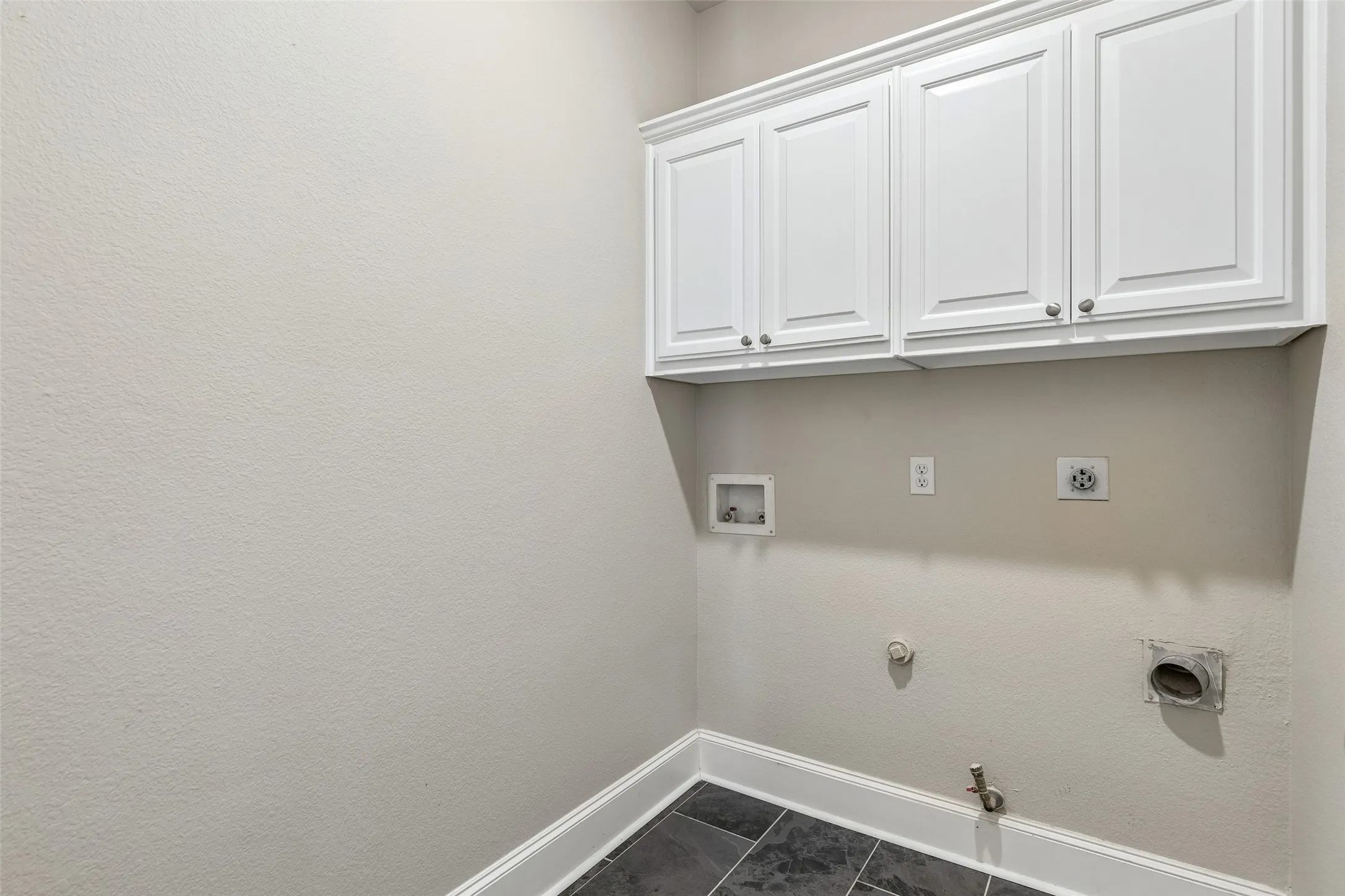 Single Family Residence For Rent in Denton County , 4005 Frio Way, Frisco, Texas 75034, 4 Bedroom, 4 Bathroom, 2 Garage spaces, 3,358 Sqft, built in 2002, mls#21402915, Real Estate Agent in Frisco, Homes For Rent in Denton county, Homes For Rent in Frisco, Realtor in Frisco Texas, Real Estate Brokerage Independent Realty Texas, Luminita Cordes Realtor
