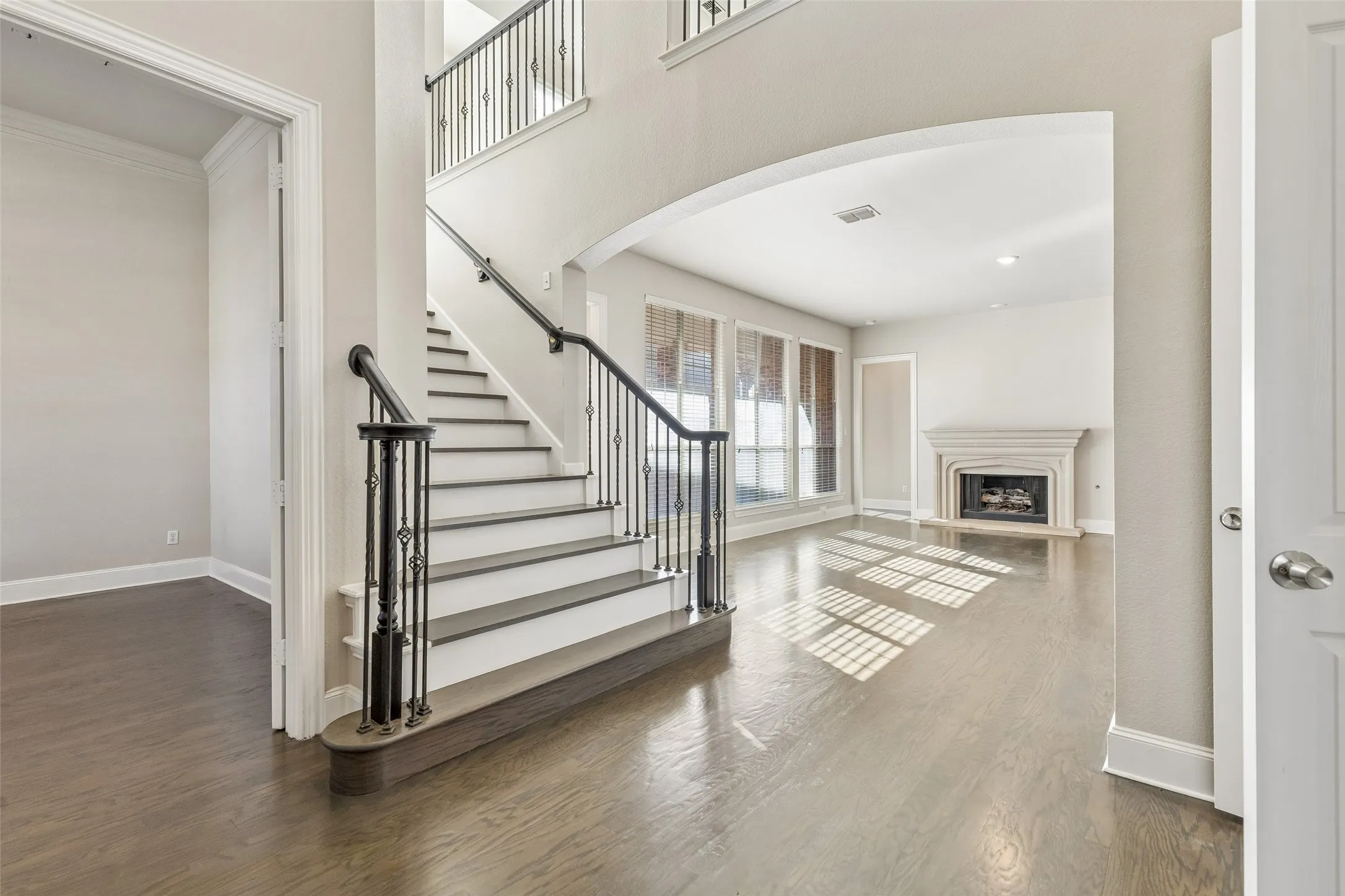 Single Family Residence For Rent in Denton County , 4005 Frio Way, Frisco, Texas 75034, 4 Bedroom, 4 Bathroom, 2 Garage spaces, 3,358 Sqft, built in 2002, mls#21402915, Real Estate Agent in Frisco, Homes For Rent in Denton county, Homes For Rent in Frisco, Realtor in Frisco Texas, Real Estate Brokerage Independent Realty Texas, Luminita Cordes Realtor