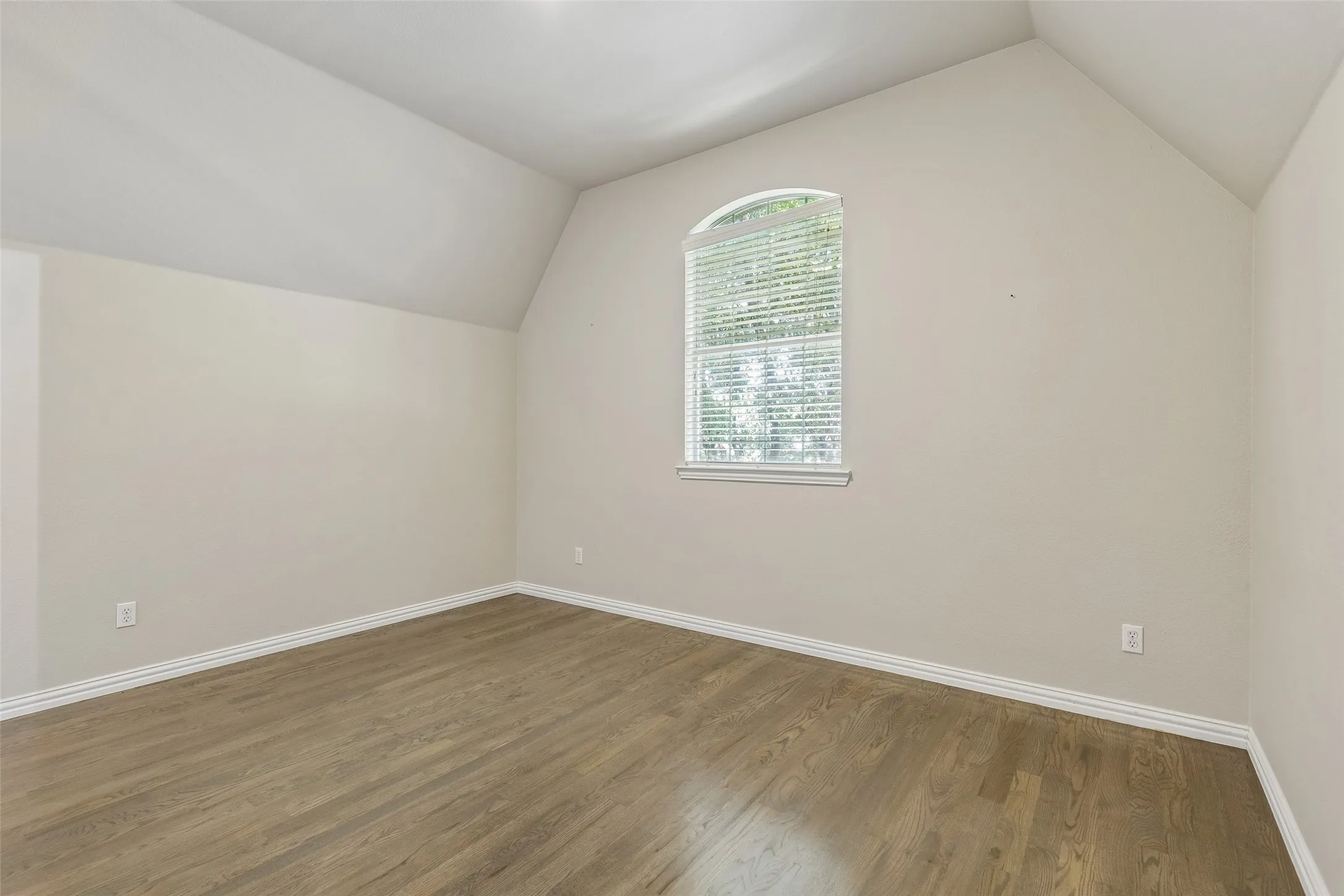 Single Family Residence For Rent in Denton County , 4005 Frio Way, Frisco, Texas 75034, 4 Bedroom, 4 Bathroom, 2 Garage spaces, 3,358 Sqft, built in 2002, mls#21402915, Real Estate Agent in Frisco, Homes For Rent in Denton county, Homes For Rent in Frisco, Realtor in Frisco Texas, Real Estate Brokerage Independent Realty Texas, Luminita Cordes Realtor