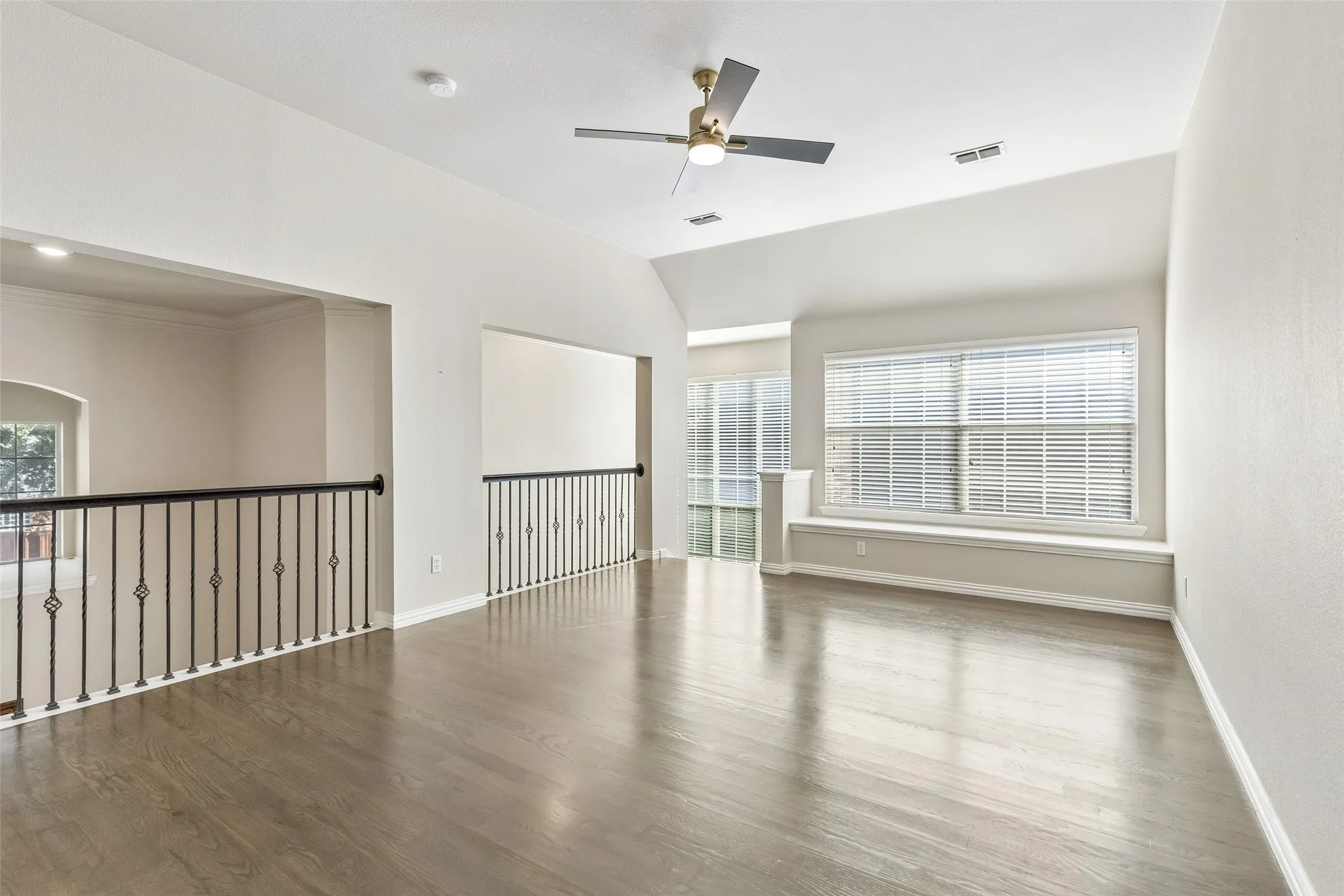 Single Family Residence For Rent in Denton County , 4005 Frio Way, Frisco, Texas 75034, 4 Bedroom, 4 Bathroom, 2 Garage spaces, 3,358 Sqft, built in 2002, mls#21402915, Real Estate Agent in Frisco, Homes For Rent in Denton county, Homes For Rent in Frisco, Realtor in Frisco Texas, Real Estate Brokerage Independent Realty Texas, Luminita Cordes Realtor