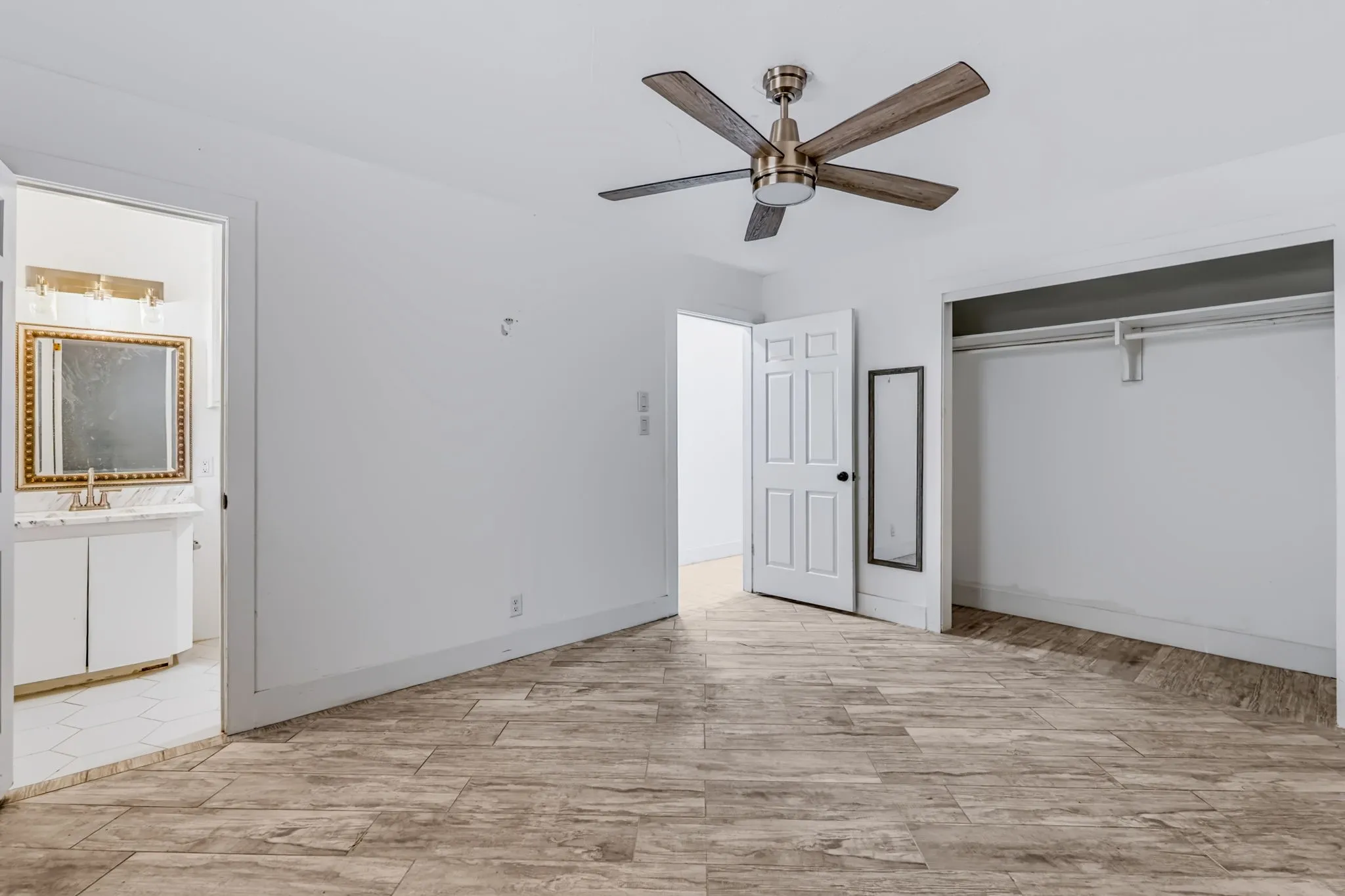 Single Family Residence For Rent in Tarrant County , 4629 Fawn Drive, Fort Worth, Texas 76132, 4 Bedroom, 2 Bathroom, 6 Garage spaces, 2,417 Sqft, built in 1959, mls#21404577, Real Estate Agent in Fort Worth, Homes For Rent in Tarrant county, Homes For Rent in Fort Worth, Realtor in Fort Worth Texas, Real Estate Brokerage Independent Realty Texas, Luminita Cordes Realtor