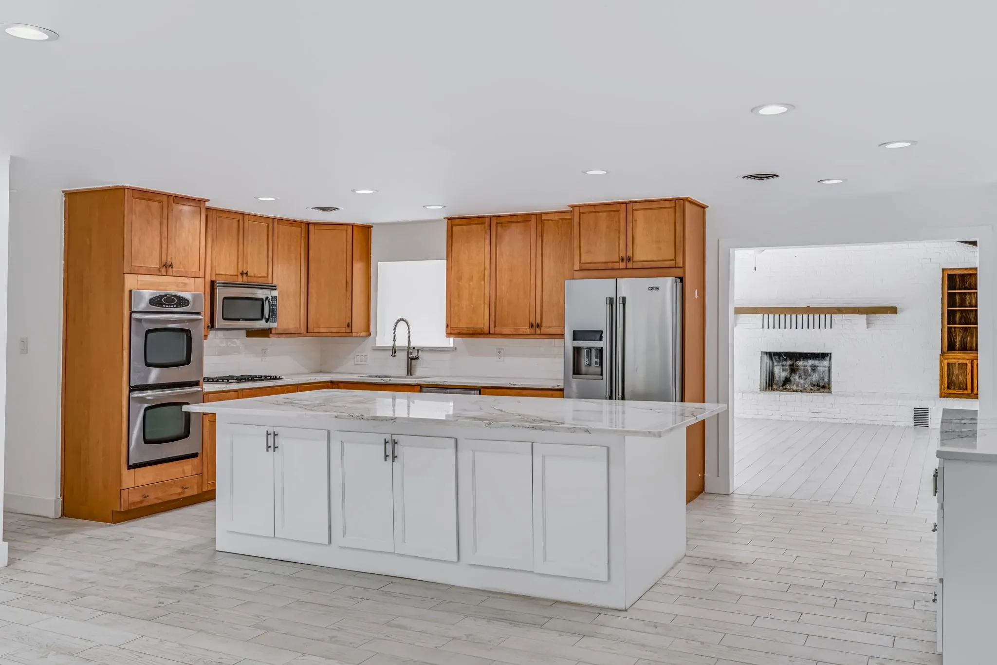 Single Family Residence For Rent in Tarrant County , 4629 Fawn Drive, Fort Worth, Texas 76132, 4 Bedroom, 2 Bathroom, 6 Garage spaces, 2,417 Sqft, built in 1959, mls#21404577, Real Estate Agent in Fort Worth, Homes For Rent in Tarrant county, Homes For Rent in Fort Worth, Realtor in Fort Worth Texas, Real Estate Brokerage Independent Realty Texas, Luminita Cordes Realtor
