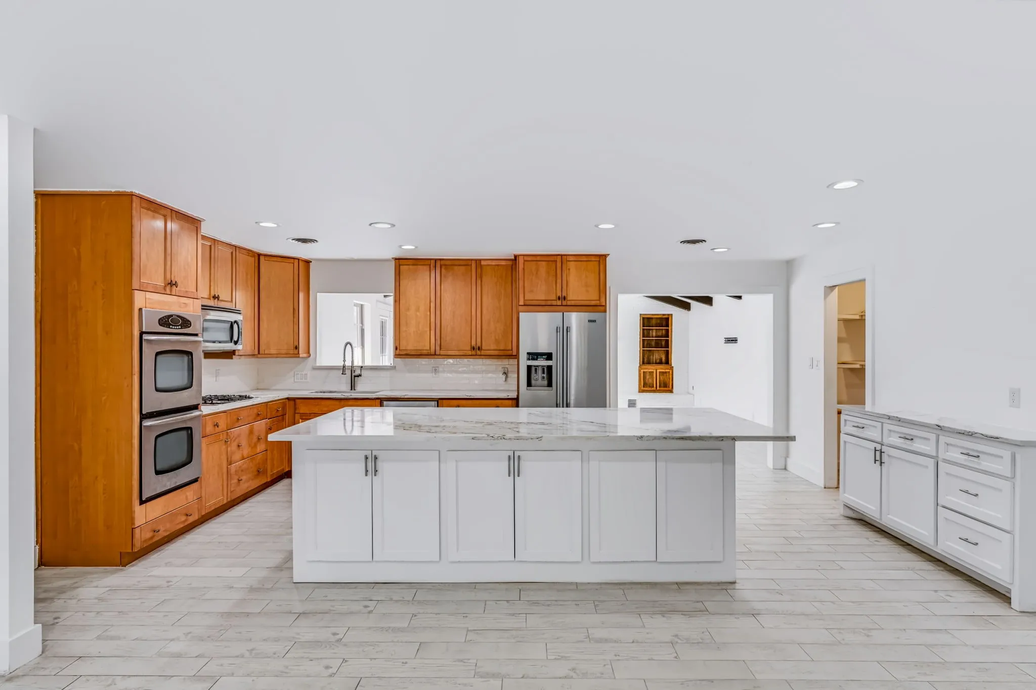 Single Family Residence For Rent in Tarrant County , 4629 Fawn Drive, Fort Worth, Texas 76132, 4 Bedroom, 2 Bathroom, 6 Garage spaces, 2,417 Sqft, built in 1959, mls#21404577, Real Estate Agent in Fort Worth, Homes For Rent in Tarrant county, Homes For Rent in Fort Worth, Realtor in Fort Worth Texas, Real Estate Brokerage Independent Realty Texas, Luminita Cordes Realtor