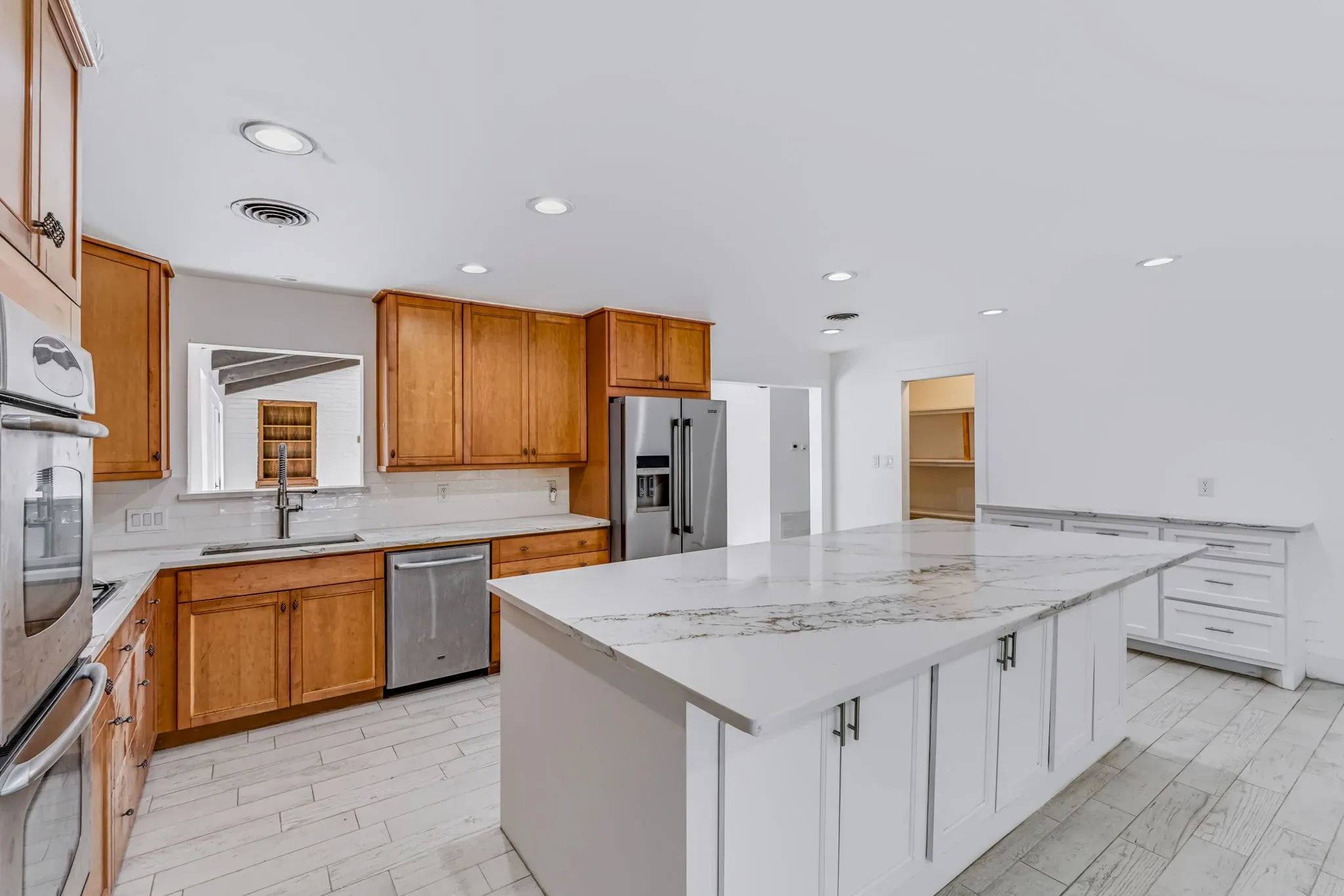 Single Family Residence For Rent in Tarrant County , 4629 Fawn Drive, Fort Worth, Texas 76132, 4 Bedroom, 2 Bathroom, 6 Garage spaces, 2,417 Sqft, built in 1959, mls#21404577, Real Estate Agent in Fort Worth, Homes For Rent in Tarrant county, Homes For Rent in Fort Worth, Realtor in Fort Worth Texas, Real Estate Brokerage Independent Realty Texas, Luminita Cordes Realtor