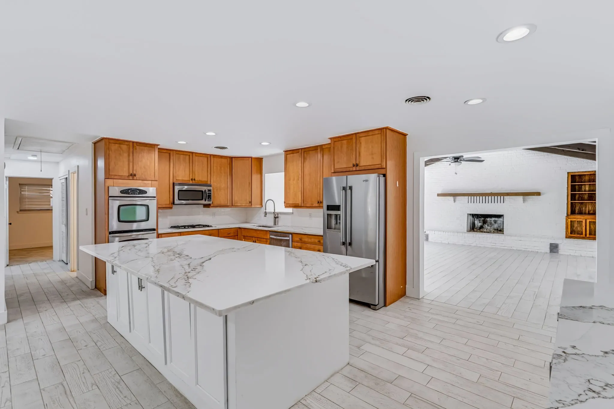 Single Family Residence For Rent in Tarrant County , 4629 Fawn Drive, Fort Worth, Texas 76132, 4 Bedroom, 2 Bathroom, 6 Garage spaces, 2,417 Sqft, built in 1959, mls#21404577, Real Estate Agent in Fort Worth, Homes For Rent in Tarrant county, Homes For Rent in Fort Worth, Realtor in Fort Worth Texas, Real Estate Brokerage Independent Realty Texas, Luminita Cordes Realtor