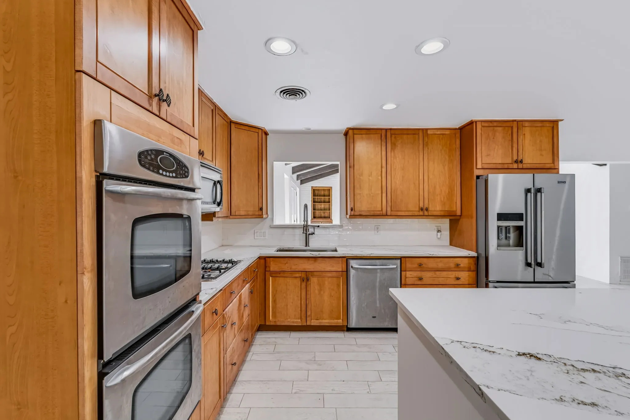 Single Family Residence For Rent in Tarrant County , 4629 Fawn Drive, Fort Worth, Texas 76132, 4 Bedroom, 2 Bathroom, 6 Garage spaces, 2,417 Sqft, built in 1959, mls#21404577, Real Estate Agent in Fort Worth, Homes For Rent in Tarrant county, Homes For Rent in Fort Worth, Realtor in Fort Worth Texas, Real Estate Brokerage Independent Realty Texas, Luminita Cordes Realtor