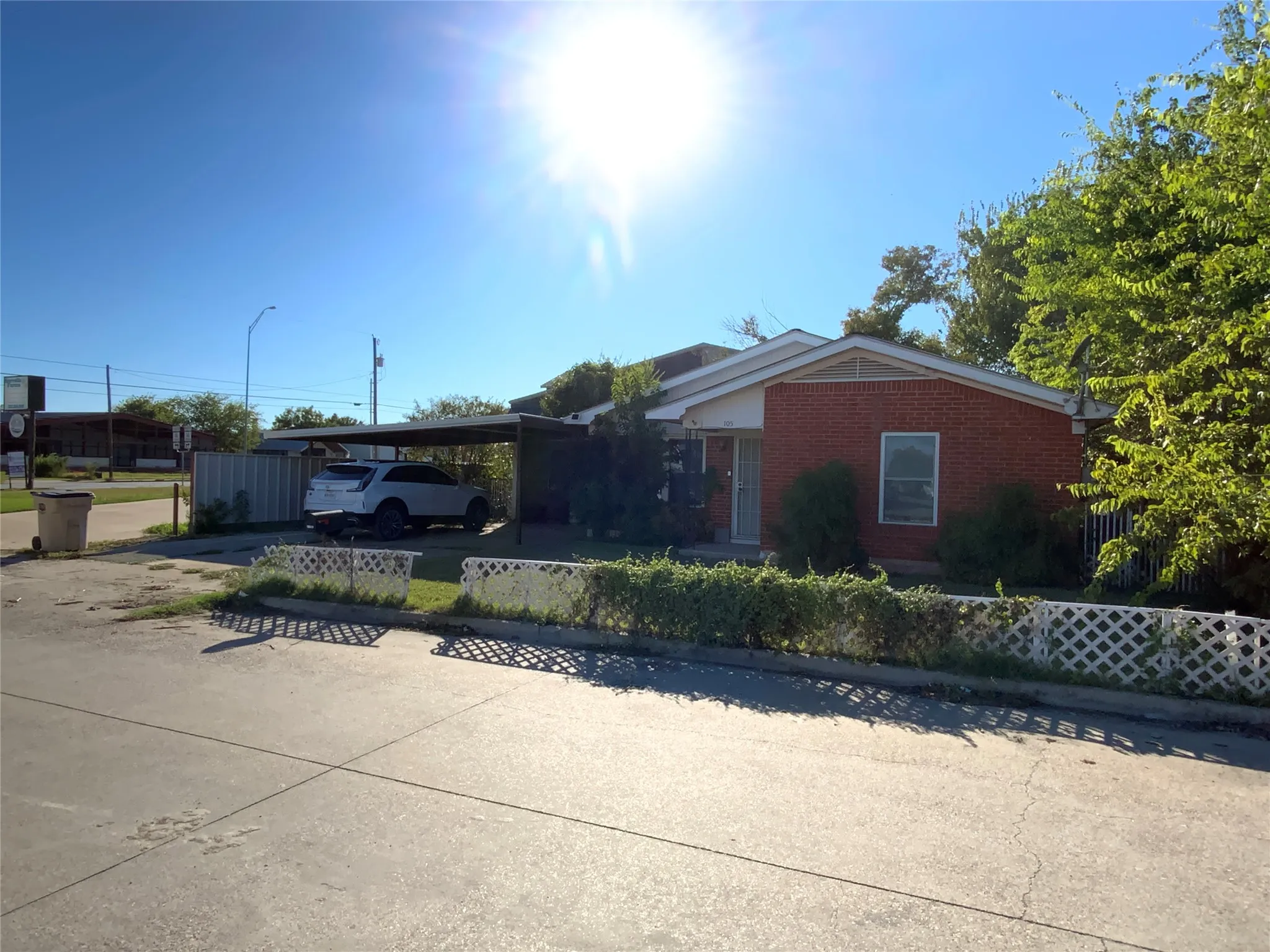 Single Family Residence For Sale in Comanche County , 105 N Cole Street, Comanche, Texas 76442, 2 Bedroom, 2 Bathroom, Garage spaces, 1,176 Sqft, built in 1972, mls#21405078, Real Estate Agent in Comanche, Homes For Sale in Comanche county, Homes For Sale in Comanche, Realtor in Comanche Texas, Real Estate Brokerage Independent Realty Texas, Luminita Cordes Realtor