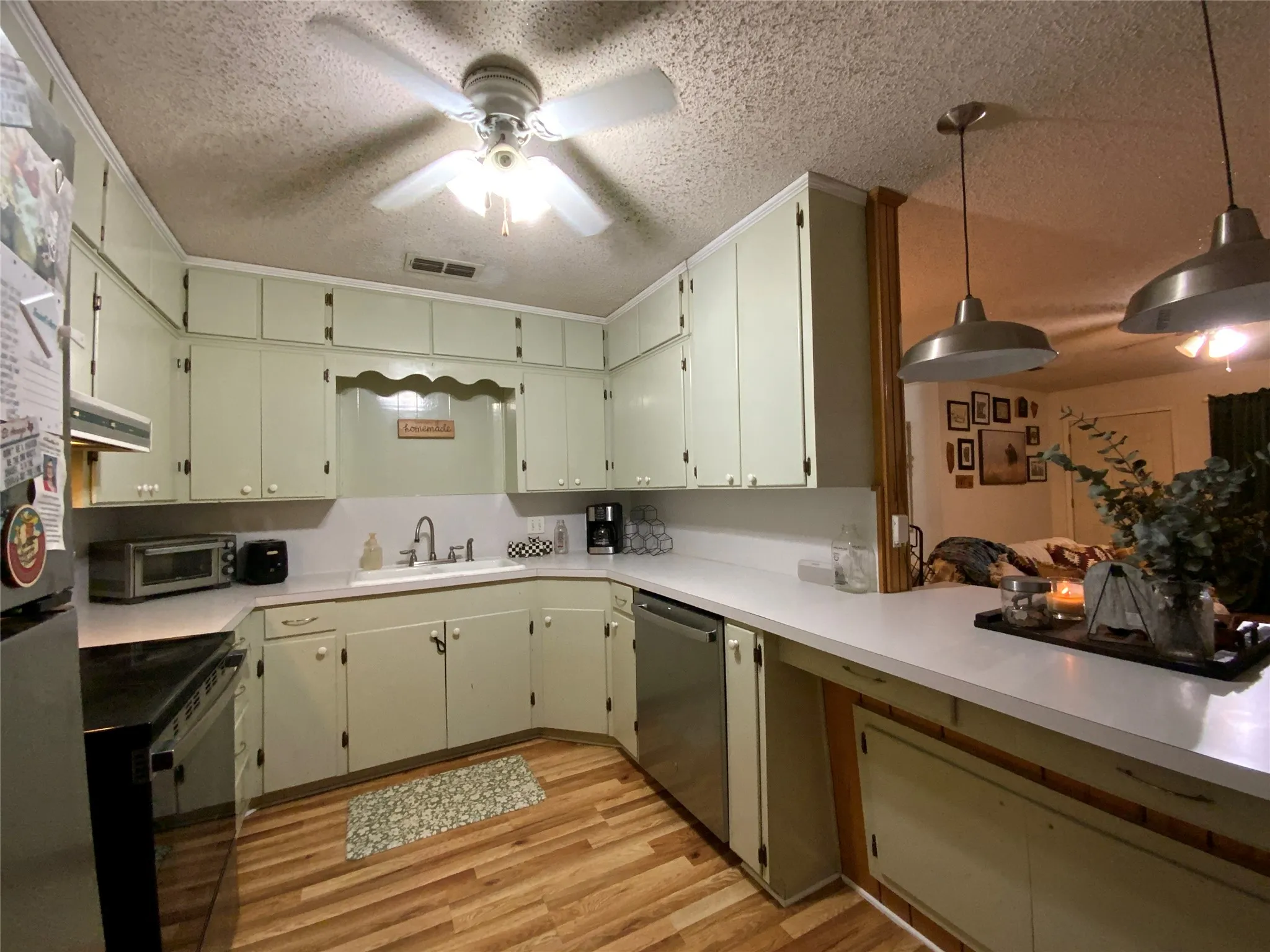 Single Family Residence For Sale in Comanche County , 105 N Cole Street, Comanche, Texas 76442, 2 Bedroom, 2 Bathroom, Garage spaces, 1,176 Sqft, built in 1972, mls#21405078, Real Estate Agent in Comanche, Homes For Sale in Comanche county, Homes For Sale in Comanche, Realtor in Comanche Texas, Real Estate Brokerage Independent Realty Texas, Luminita Cordes Realtor