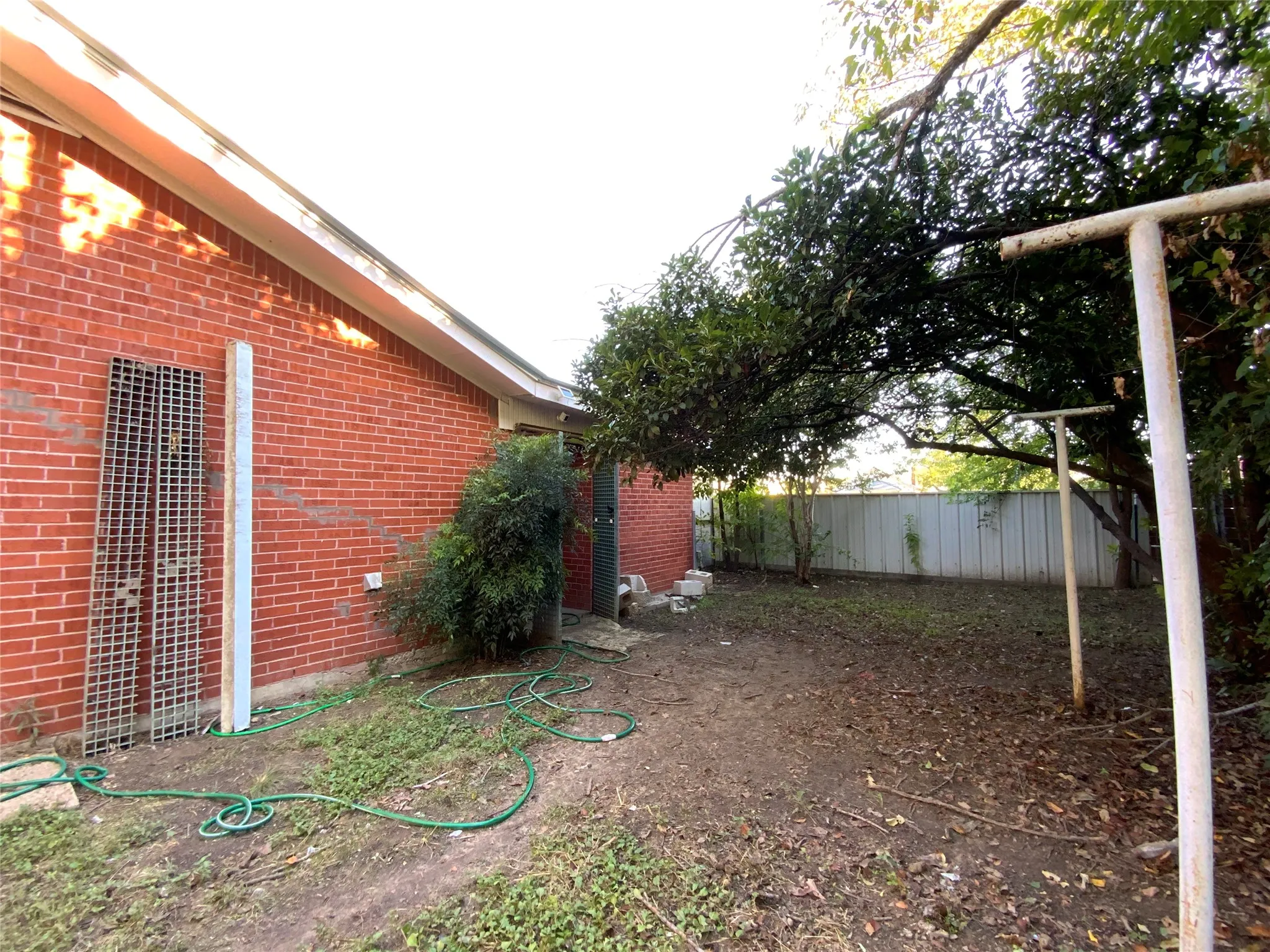 Single Family Residence For Sale in Comanche County , 105 N Cole Street, Comanche, Texas 76442, 2 Bedroom, 2 Bathroom, Garage spaces, 1,176 Sqft, built in 1972, mls#21405078, Real Estate Agent in Comanche, Homes For Sale in Comanche county, Homes For Sale in Comanche, Realtor in Comanche Texas, Real Estate Brokerage Independent Realty Texas, Luminita Cordes Realtor