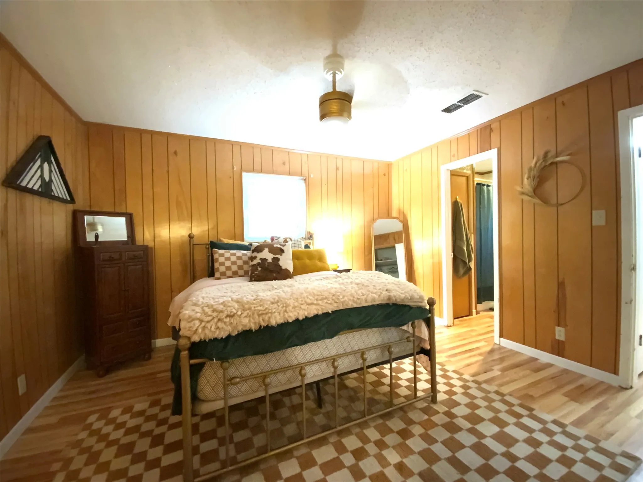 Single Family Residence For Sale in Comanche County , 105 N Cole Street, Comanche, Texas 76442, 2 Bedroom, 2 Bathroom, Garage spaces, 1,176 Sqft, built in 1972, mls#21405078, Real Estate Agent in Comanche, Homes For Sale in Comanche county, Homes For Sale in Comanche, Realtor in Comanche Texas, Real Estate Brokerage Independent Realty Texas, Luminita Cordes Realtor