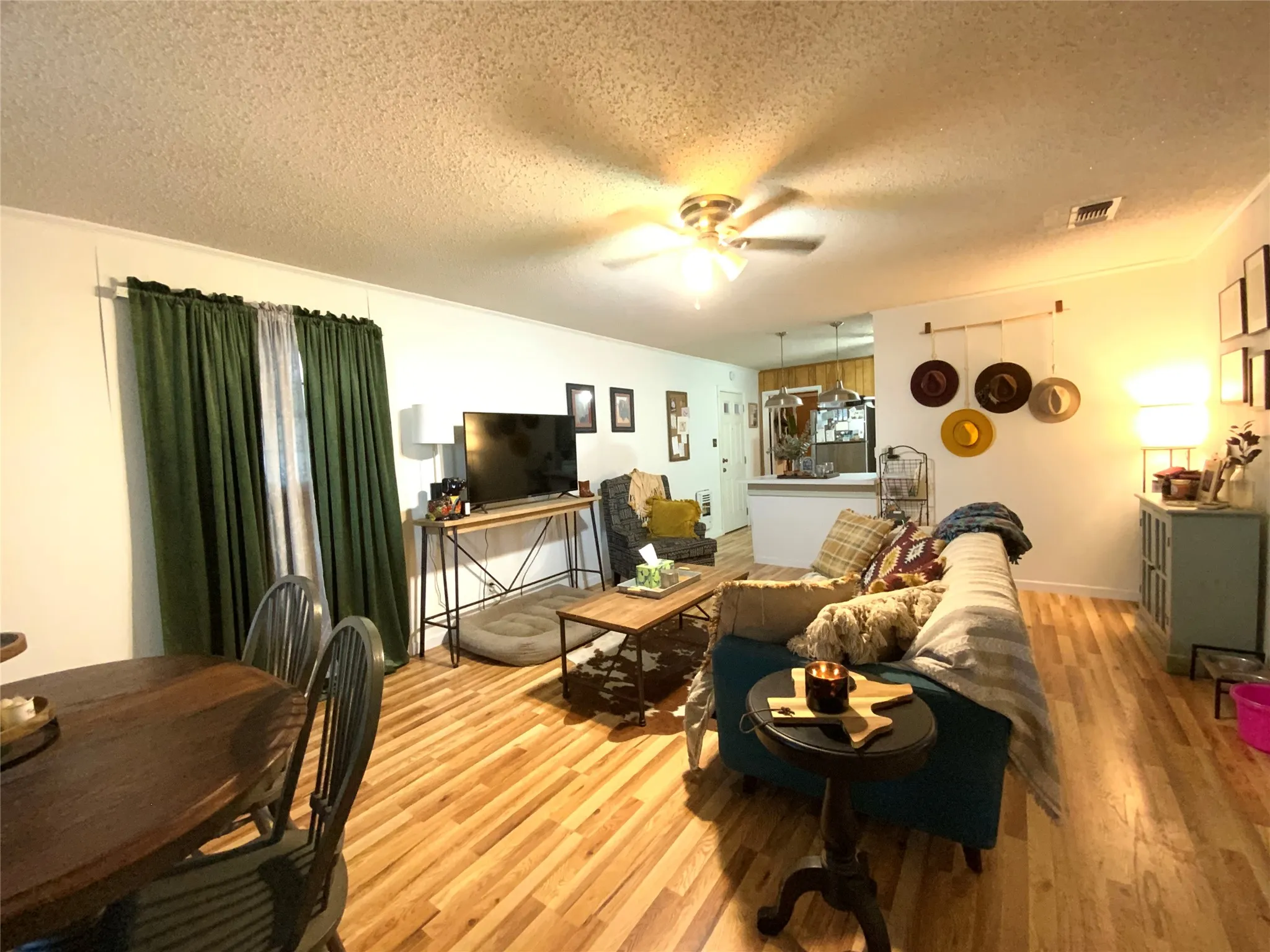 Single Family Residence For Sale in Comanche County , 105 N Cole Street, Comanche, Texas 76442, 2 Bedroom, 2 Bathroom, Garage spaces, 1,176 Sqft, built in 1972, mls#21405078, Real Estate Agent in Comanche, Homes For Sale in Comanche county, Homes For Sale in Comanche, Realtor in Comanche Texas, Real Estate Brokerage Independent Realty Texas, Luminita Cordes Realtor