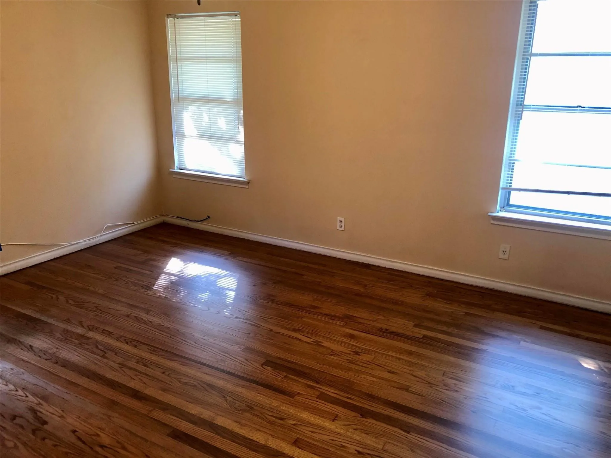 Single Family Residence For Rent in Dallas County , 2204 Healey Drive, Dallas, Texas 75228, 3 Bedroom, 2 Bathroom, 2 Garage spaces, 1,504 Sqft, built in 1956, mls#21405291, Real Estate Agent in Dallas, Homes For Rent in Dallas county, Homes For Rent in Dallas, Realtor in Dallas Texas, Real Estate Brokerage Independent Realty Texas, Luminita Cordes Realtor