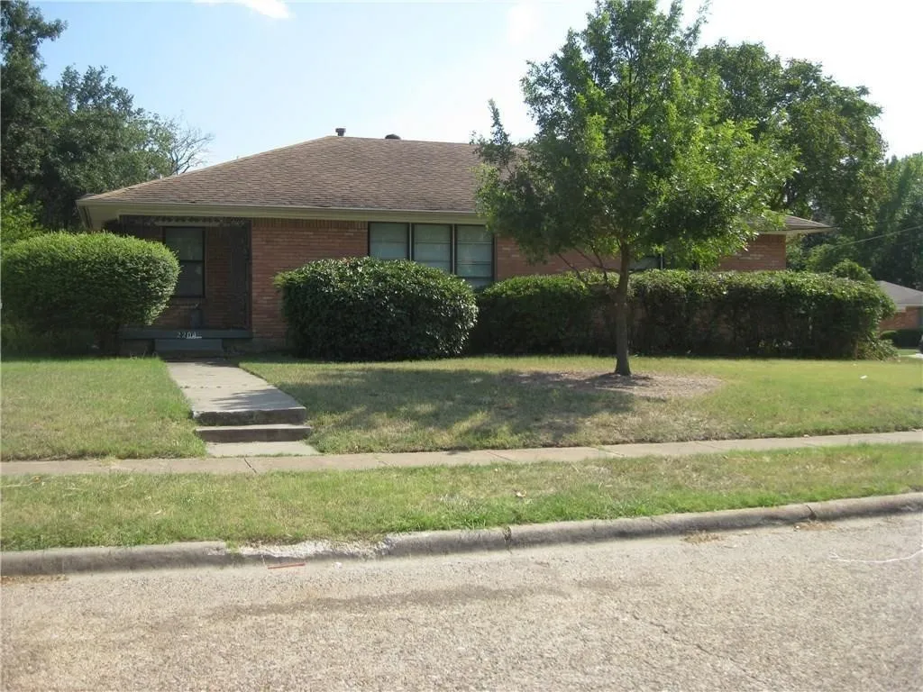 Single Family Residence For Rent in Dallas County , 2204 Healey Drive, Dallas, Texas 75228, 3 Bedroom, 2 Bathroom, 2 Garage spaces, 1,504 Sqft, built in 1956, mls#21405291, Real Estate Agent in Dallas, Homes For Rent in Dallas county, Homes For Rent in Dallas, Realtor in Dallas Texas, Real Estate Brokerage Independent Realty Texas, Luminita Cordes Realtor
