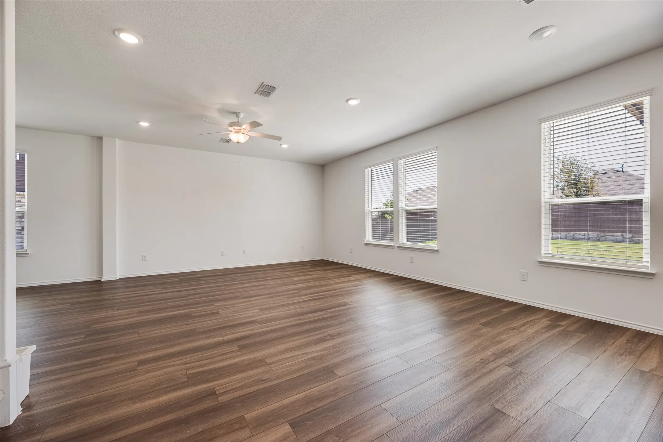 Single Family Residence For Rent in Collin County , 711 Puma Street, Princeton, Texas 75407, 4 Bedroom, 3 Bathroom, 2 Garage spaces, 2,726 Sqft, built in 2024, mls#21405294, Real Estate Agent in Princeton, Homes For Rent in Collin county, Homes For Rent in Princeton, Realtor in Princeton Texas, Real Estate Brokerage Independent Realty Texas, Luminita Cordes Realtor