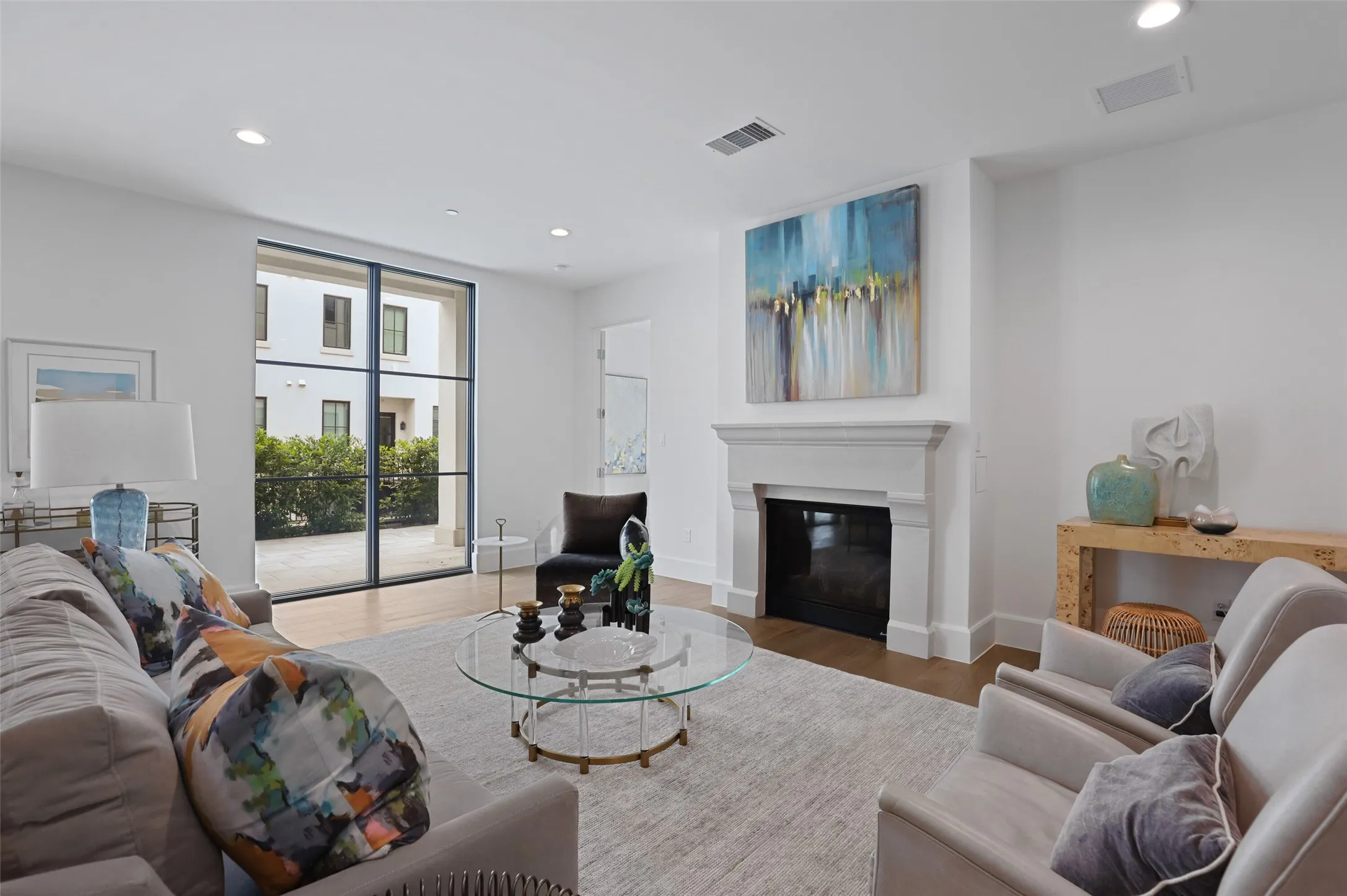 Condominium For Rent in Denton County , 5270 Town And Country Boulevard 133, Frisco, Texas 75034, 2 Bedroom, 3 Bathroom, 2 Garage spaces, 2,223 Sqft, built in 2020, mls#21405220, Real Estate Agent in Frisco, Homes For Rent in Denton county, Homes For Rent in Frisco, Realtor in Frisco Texas, Real Estate Brokerage Independent Realty Texas, Luminita Cordes Realtor