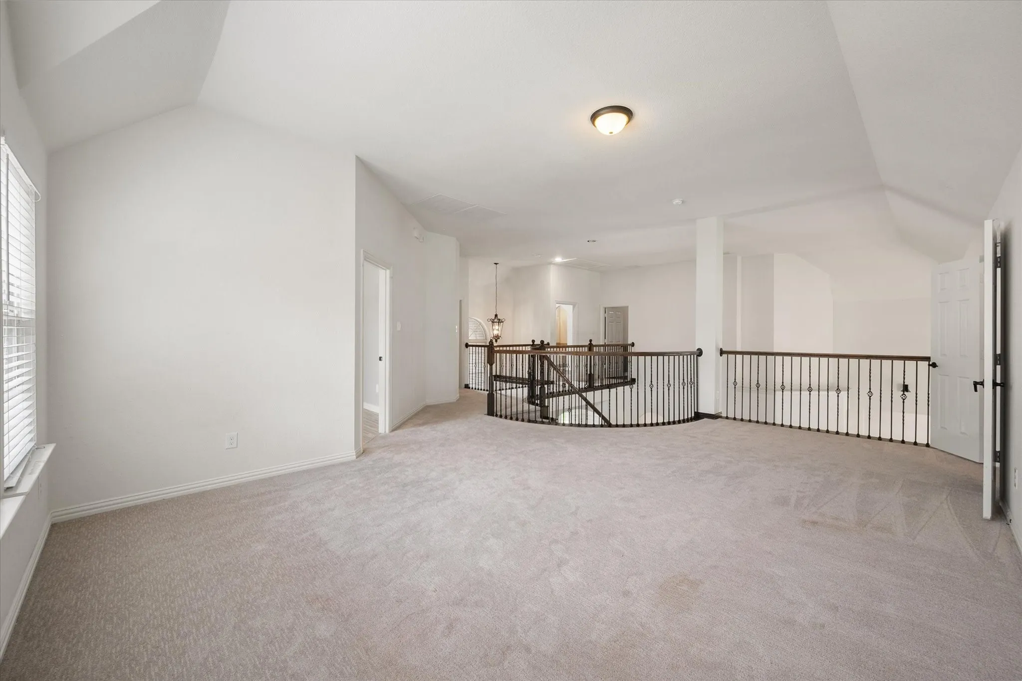 Single Family Residence For Sale in Ellis County , 1840 Cotton Creek Trail, Midlothian, Texas 76065, 5 Bedroom, 4 Bathroom, 3 Garage spaces, 4,339 Sqft, built in 2014, mls#21405217, Real Estate Agent in Midlothian, Homes For Sale in Ellis county, Homes For Sale in Midlothian, Realtor in Midlothian Texas, Real Estate Brokerage Independent Realty Texas, Luminita Cordes Realtor