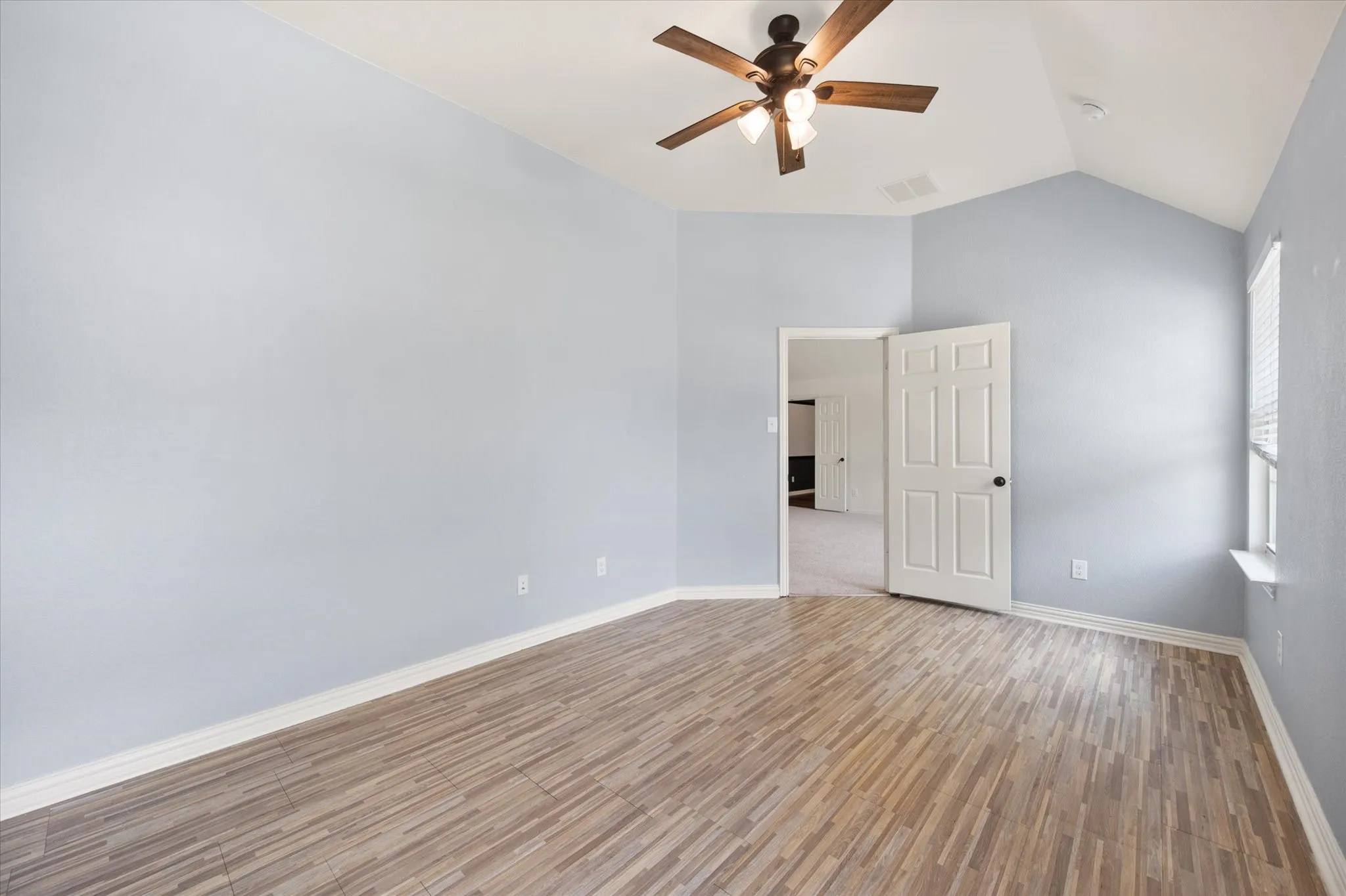 Single Family Residence For Sale in Ellis County , 1840 Cotton Creek Trail, Midlothian, Texas 76065, 5 Bedroom, 4 Bathroom, 3 Garage spaces, 4,339 Sqft, built in 2014, mls#21405217, Real Estate Agent in Midlothian, Homes For Sale in Ellis county, Homes For Sale in Midlothian, Realtor in Midlothian Texas, Real Estate Brokerage Independent Realty Texas, Luminita Cordes Realtor