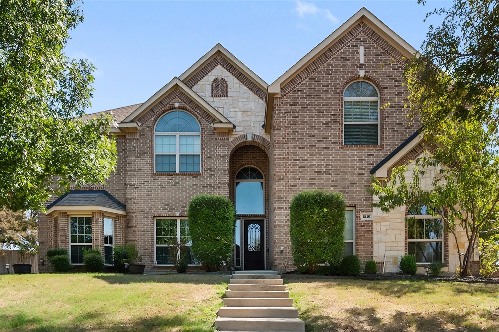 Single Family Residence For Sale in Ellis County , 1840 Cotton Creek Trail, Midlothian, Texas 76065, 5 Bedroom, 4 Bathroom, 3 Garage spaces, 4,339 Sqft, built in 2014, mls#21405217, Real Estate Agent in Midlothian, Homes For Sale in Ellis county, Homes For Sale in Midlothian, Realtor in Midlothian Texas, Real Estate Brokerage Independent Realty Texas, Luminita Cordes Realtor