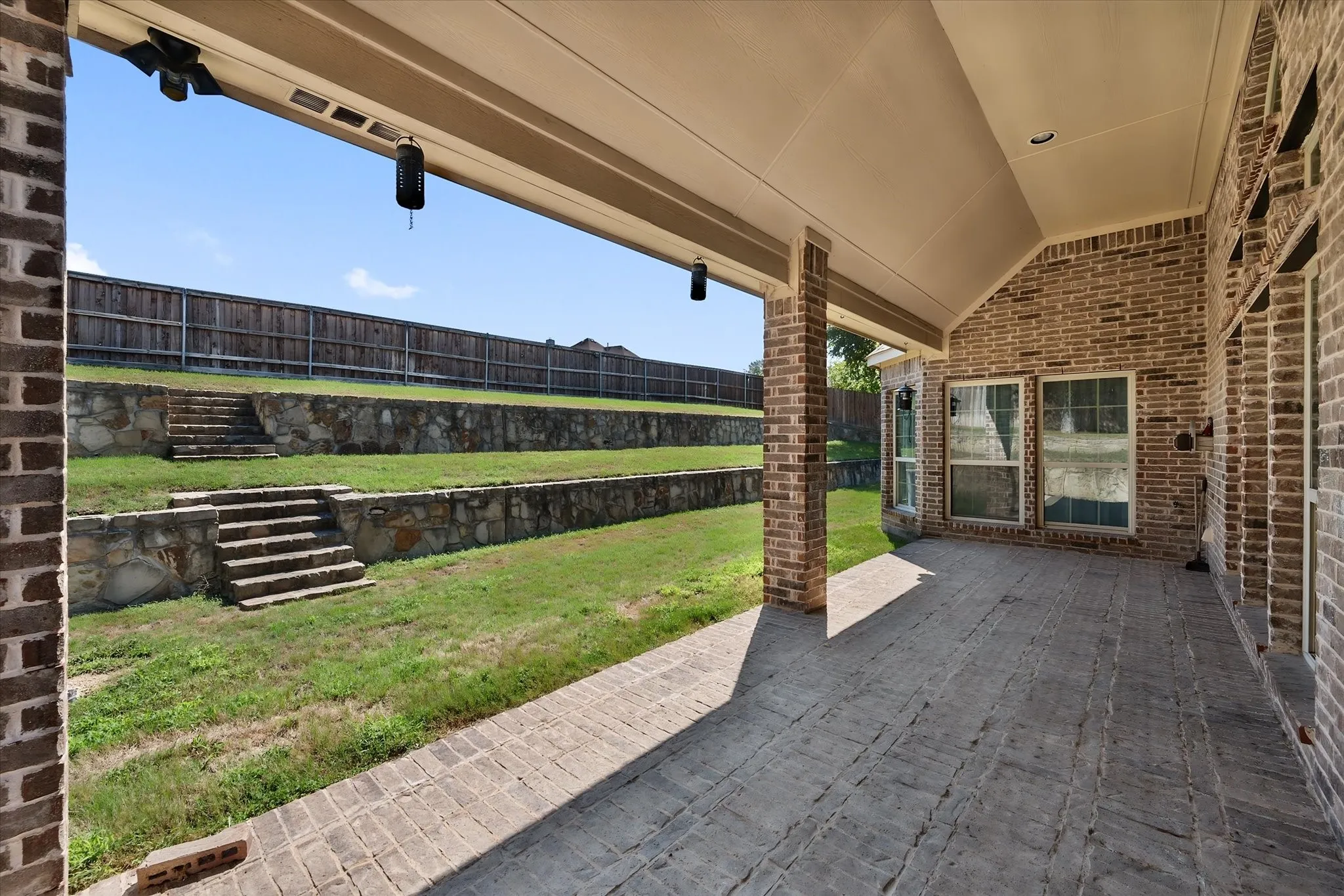 Single Family Residence For Sale in Ellis County , 1840 Cotton Creek Trail, Midlothian, Texas 76065, 5 Bedroom, 4 Bathroom, 3 Garage spaces, 4,339 Sqft, built in 2014, mls#21405217, Real Estate Agent in Midlothian, Homes For Sale in Ellis county, Homes For Sale in Midlothian, Realtor in Midlothian Texas, Real Estate Brokerage Independent Realty Texas, Luminita Cordes Realtor