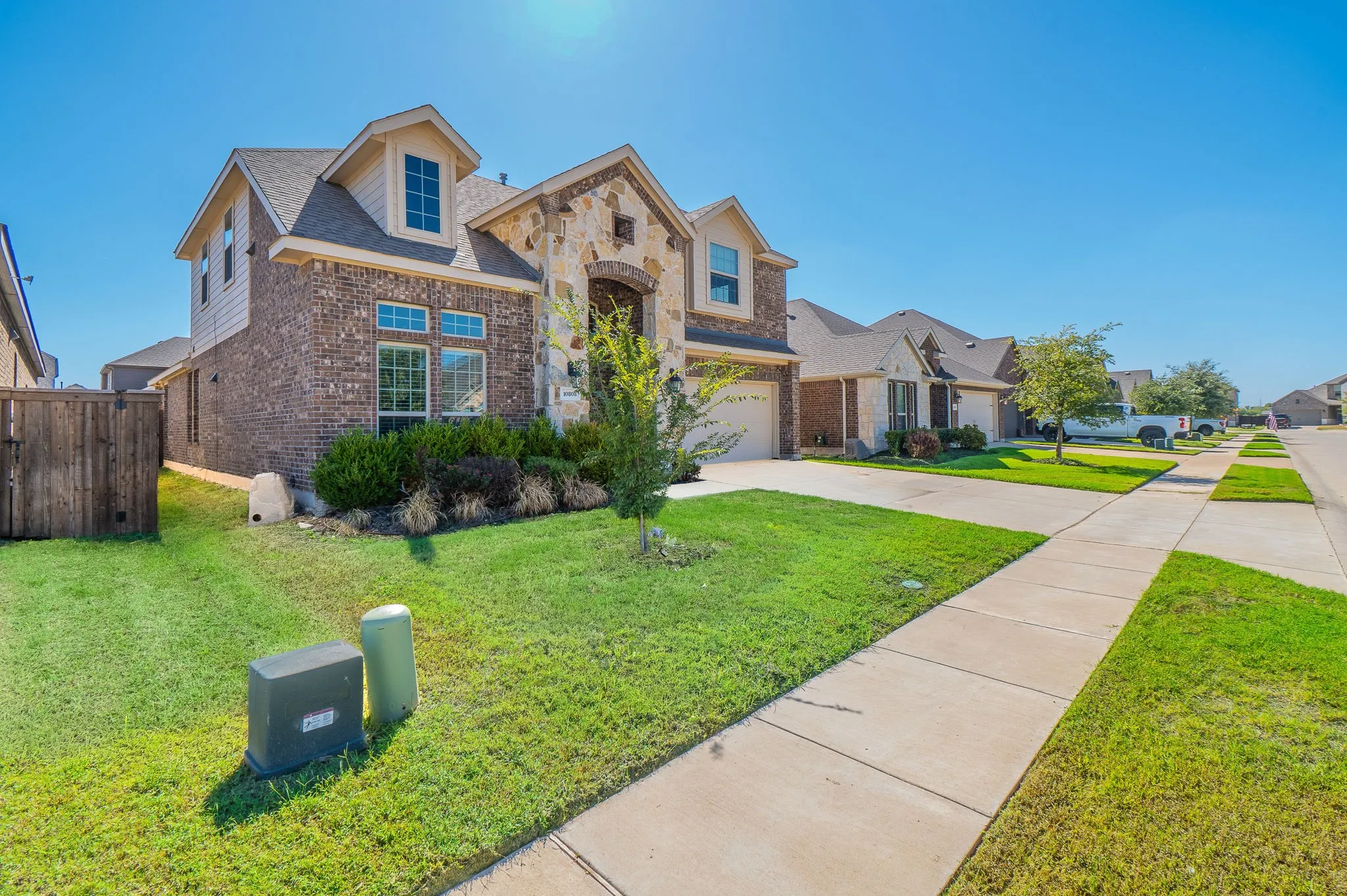 Single Family Residence For Sale in Denton County , 10808 Blaze Street, Aubrey, Texas 76227, 4 Bedroom, 3 Bathroom, 2 Garage spaces, 2,771 Sqft, built in 2018, mls#21405271, Real Estate Agent in Aubrey, Homes For Sale in Denton county, Homes For Sale in Aubrey, Realtor in Aubrey Texas, Real Estate Brokerage Independent Realty Texas, Luminita Cordes Realtor