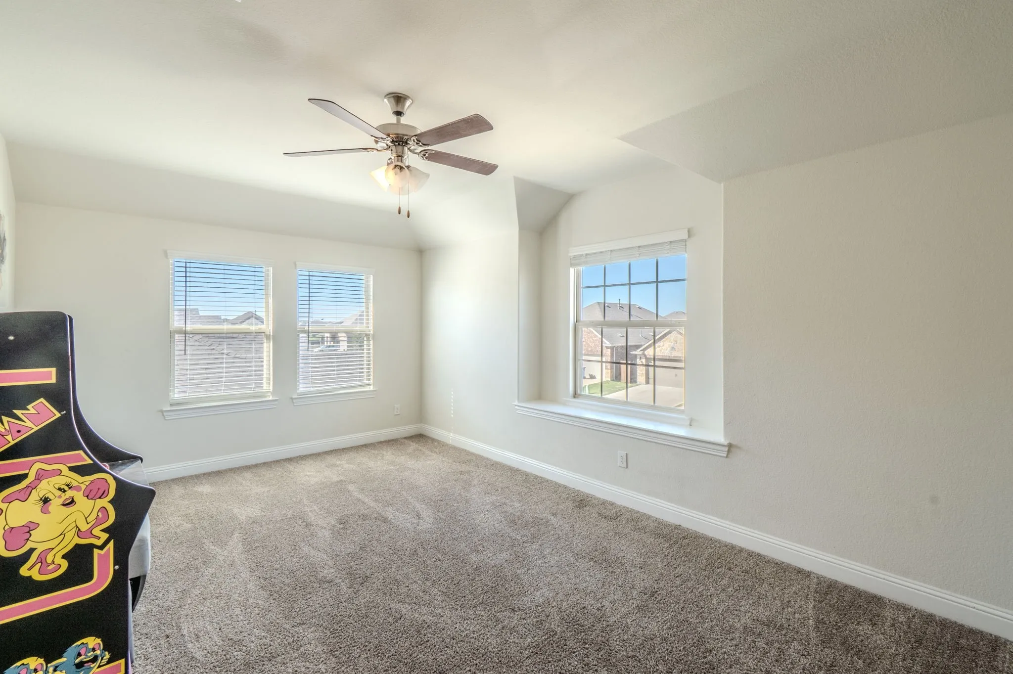 Single Family Residence For Sale in Denton County , 10808 Blaze Street, Aubrey, Texas 76227, 4 Bedroom, 3 Bathroom, 2 Garage spaces, 2,771 Sqft, built in 2018, mls#21405271, Real Estate Agent in Aubrey, Homes For Sale in Denton county, Homes For Sale in Aubrey, Realtor in Aubrey Texas, Real Estate Brokerage Independent Realty Texas, Luminita Cordes Realtor