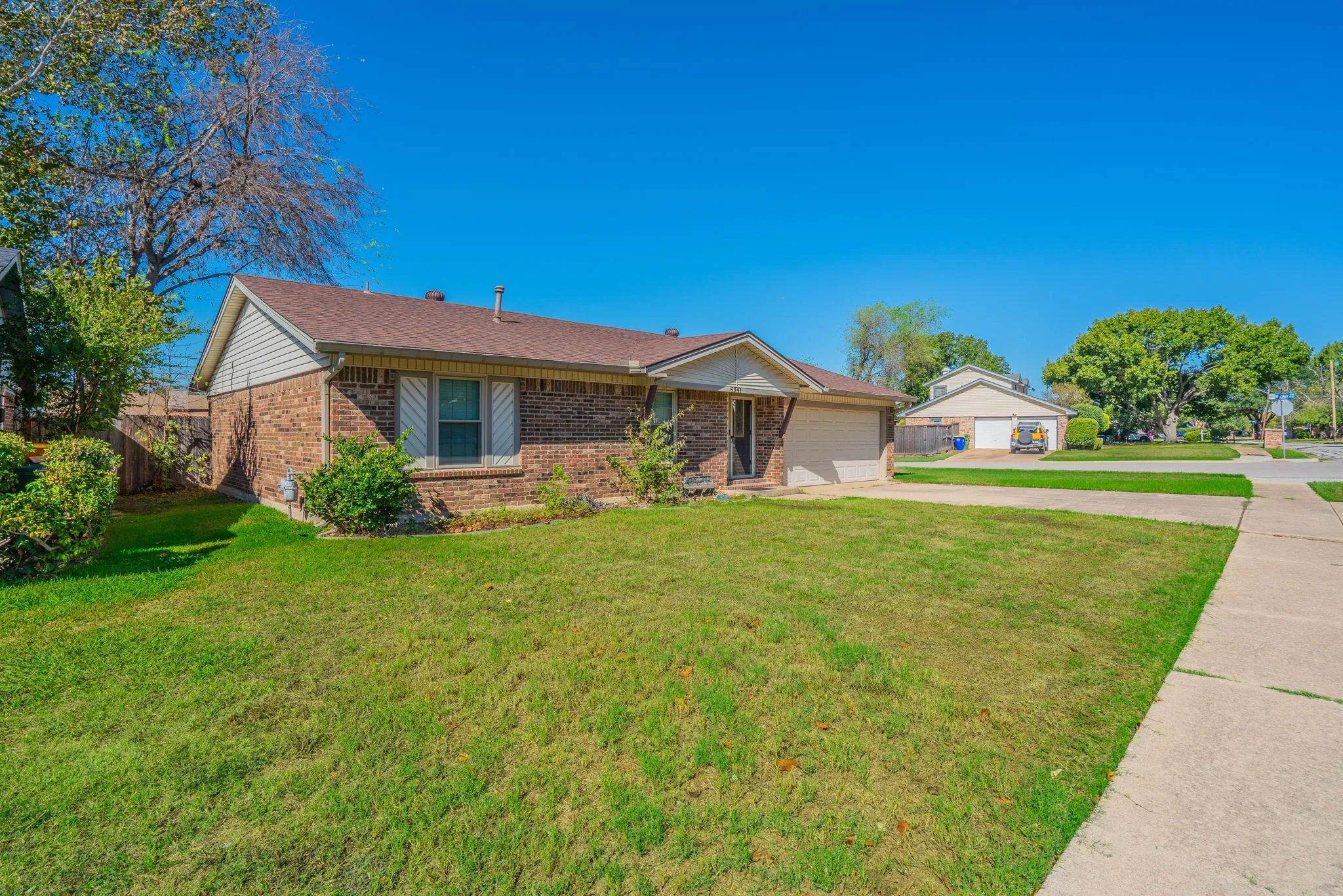 Single Family Residence For Sale in Tarrant County , 6941 Bennington Drive, Watauga, Texas 76148, 3 Bedroom, 2 Bathroom, 4 Garage spaces, 1,330 Sqft, built in 1976, mls#21404562, Real Estate Agent in Watauga, Homes For Sale in Tarrant county, Homes For Sale in Watauga, Realtor in Watauga Texas, Real Estate Brokerage Independent Realty Texas, Luminita Cordes Realtor