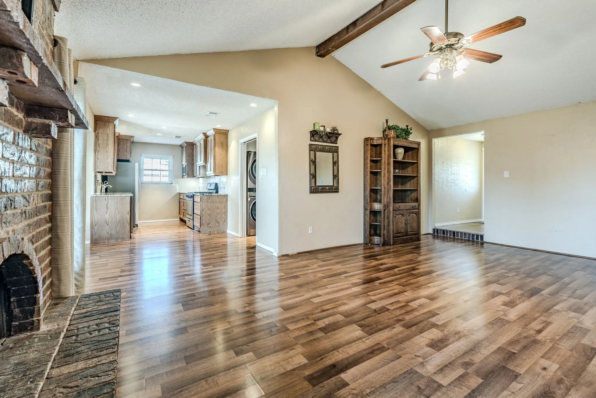 Single Family Residence For Sale in Tarrant County , 6941 Bennington Drive, Watauga, Texas 76148, 3 Bedroom, 2 Bathroom, 4 Garage spaces, 1,330 Sqft, built in 1976, mls#21404562, Real Estate Agent in Watauga, Homes For Sale in Tarrant county, Homes For Sale in Watauga, Realtor in Watauga Texas, Real Estate Brokerage Independent Realty Texas, Luminita Cordes Realtor