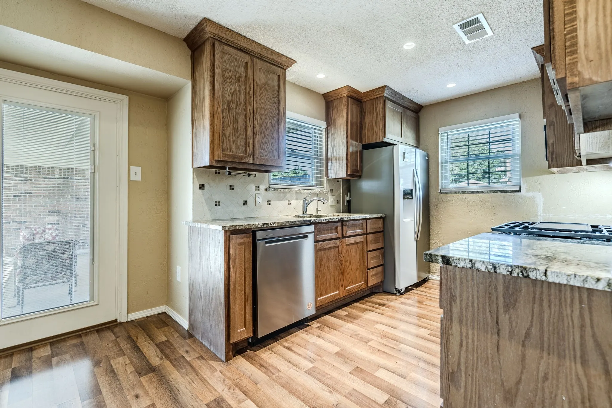 Single Family Residence For Sale in Tarrant County , 6941 Bennington Drive, Watauga, Texas 76148, 3 Bedroom, 2 Bathroom, 4 Garage spaces, 1,330 Sqft, built in 1976, mls#21404562, Real Estate Agent in Watauga, Homes For Sale in Tarrant county, Homes For Sale in Watauga, Realtor in Watauga Texas, Real Estate Brokerage Independent Realty Texas, Luminita Cordes Realtor
