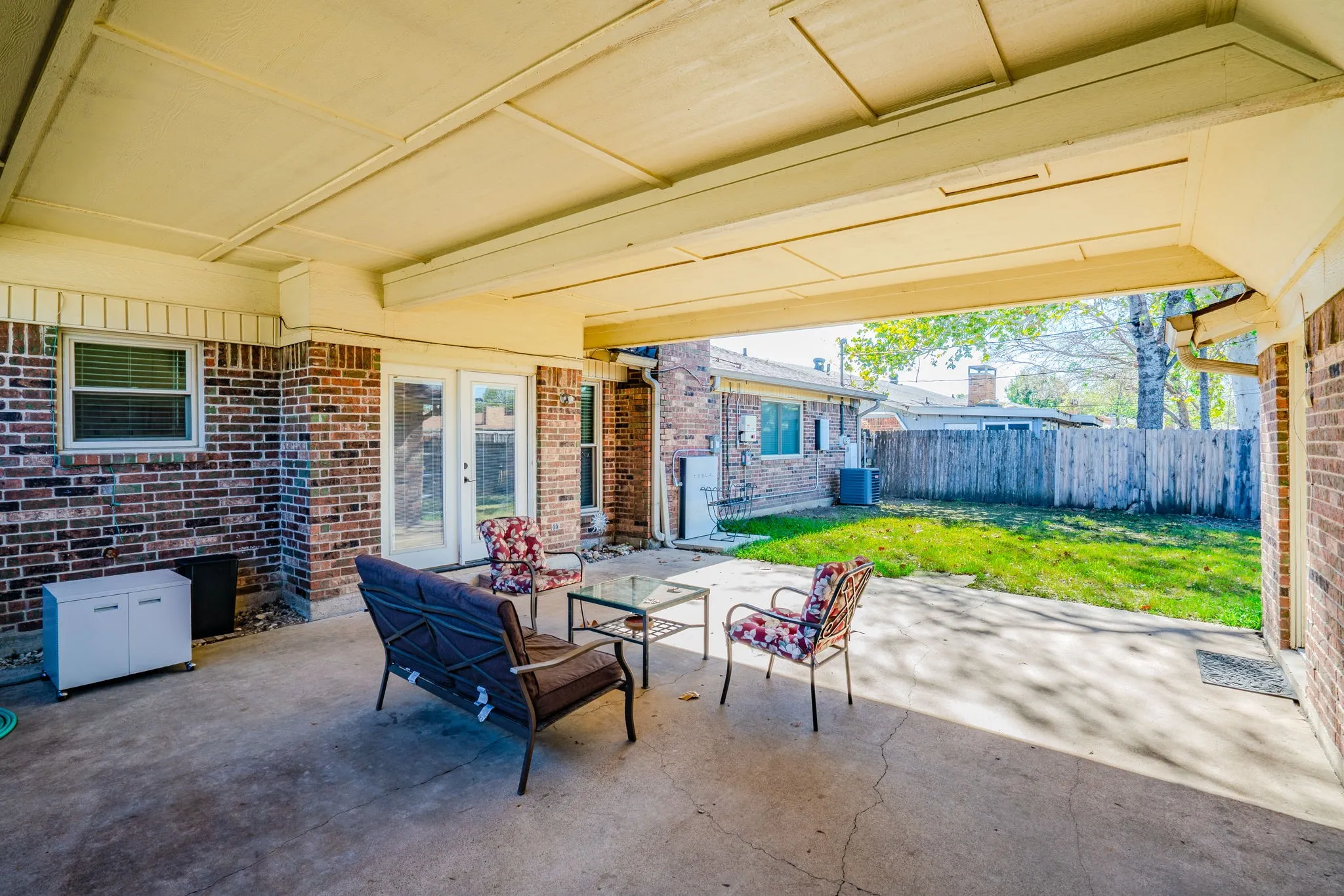 Single Family Residence For Sale in Tarrant County , 6941 Bennington Drive, Watauga, Texas 76148, 3 Bedroom, 2 Bathroom, 4 Garage spaces, 1,330 Sqft, built in 1976, mls#21404562, Real Estate Agent in Watauga, Homes For Sale in Tarrant county, Homes For Sale in Watauga, Realtor in Watauga Texas, Real Estate Brokerage Independent Realty Texas, Luminita Cordes Realtor