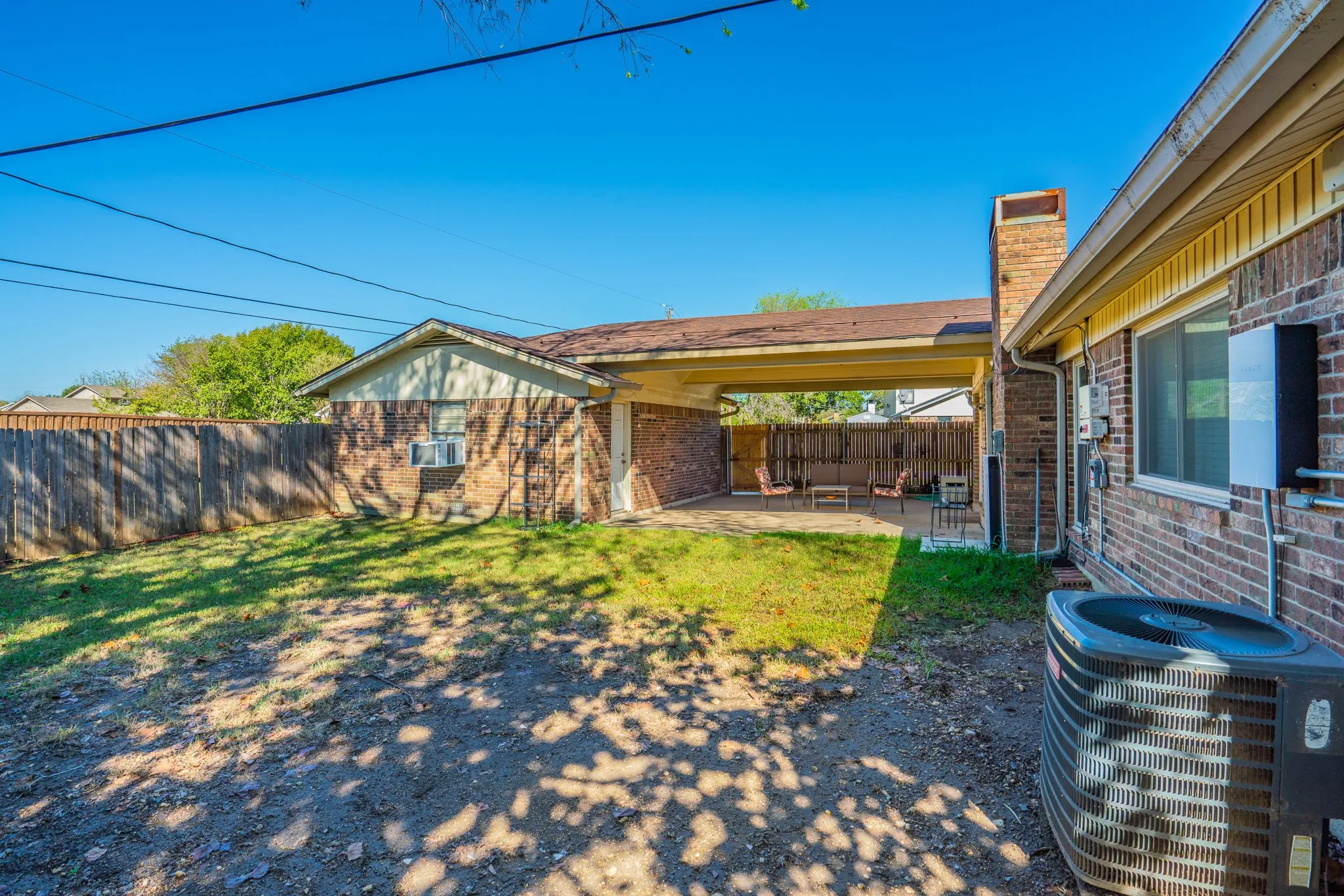 Single Family Residence For Sale in Tarrant County , 6941 Bennington Drive, Watauga, Texas 76148, 3 Bedroom, 2 Bathroom, 4 Garage spaces, 1,330 Sqft, built in 1976, mls#21404562, Real Estate Agent in Watauga, Homes For Sale in Tarrant county, Homes For Sale in Watauga, Realtor in Watauga Texas, Real Estate Brokerage Independent Realty Texas, Luminita Cordes Realtor