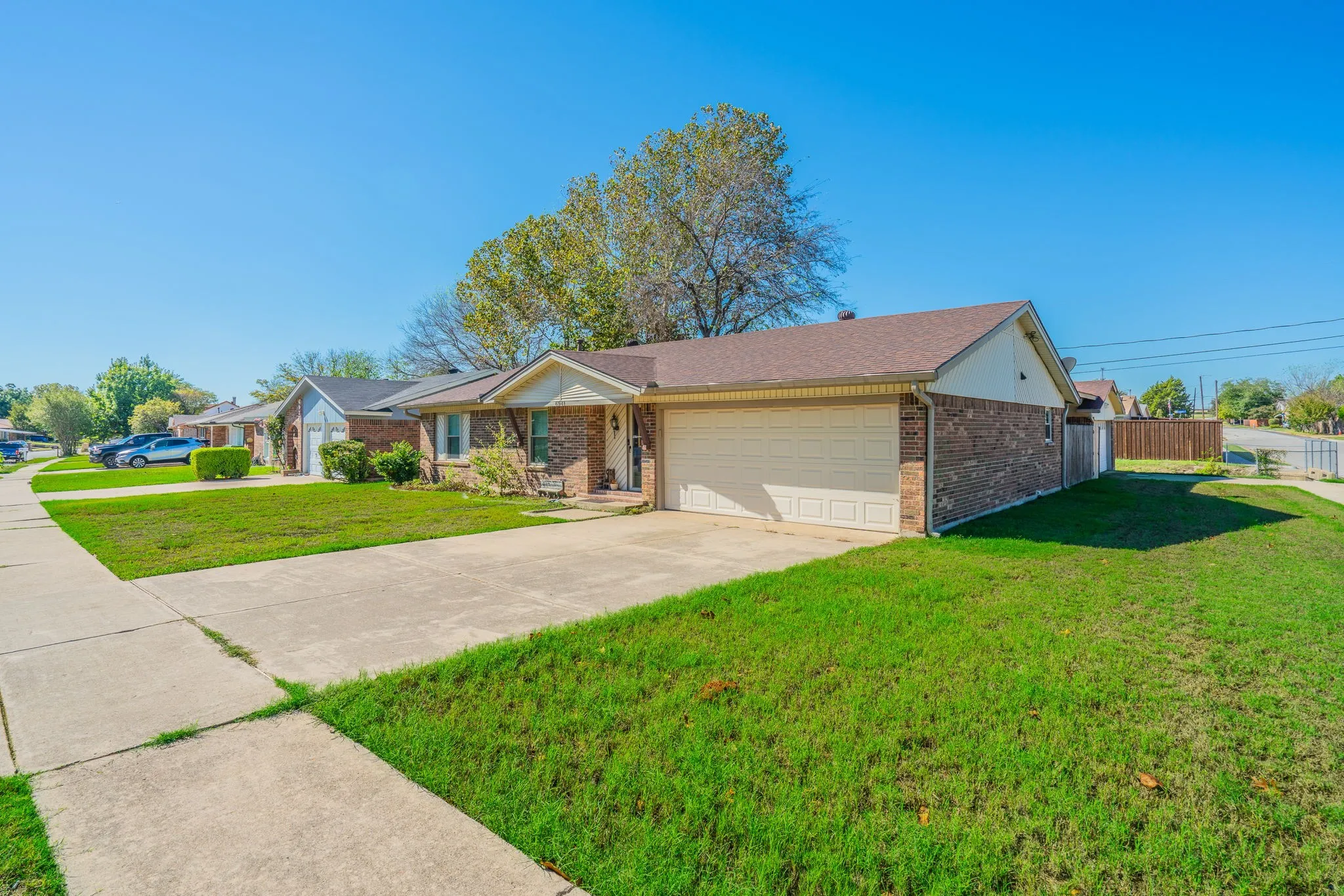 Single Family Residence For Sale in Tarrant County , 6941 Bennington Drive, Watauga, Texas 76148, 3 Bedroom, 2 Bathroom, 4 Garage spaces, 1,330 Sqft, built in 1976, mls#21404562, Real Estate Agent in Watauga, Homes For Sale in Tarrant county, Homes For Sale in Watauga, Realtor in Watauga Texas, Real Estate Brokerage Independent Realty Texas, Luminita Cordes Realtor