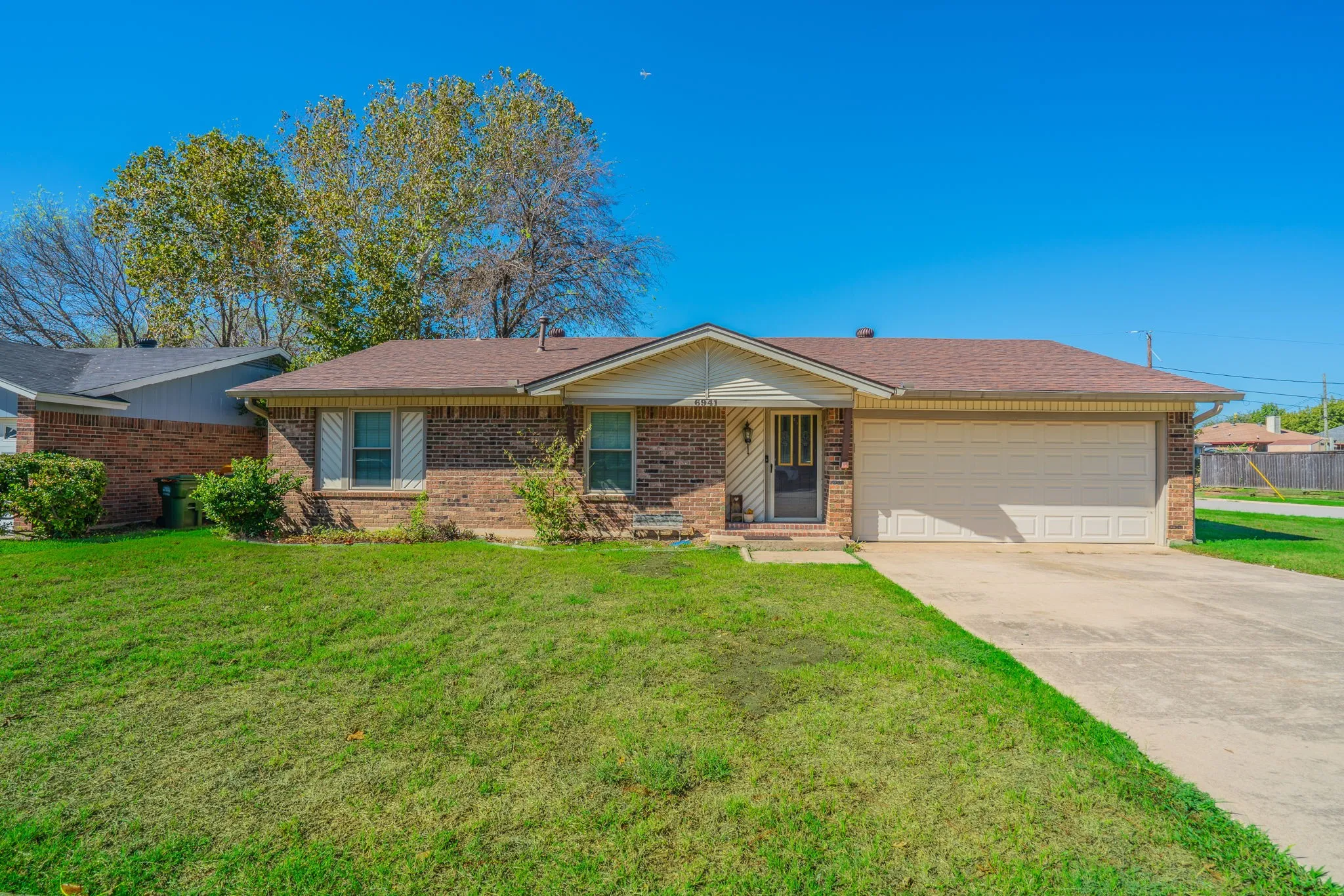 Single Family Residence For Sale in Tarrant County , 6941 Bennington Drive, Watauga, Texas 76148, 3 Bedroom, 2 Bathroom, 4 Garage spaces, 1,330 Sqft, built in 1976, mls#21404562, Real Estate Agent in Watauga, Homes For Sale in Tarrant county, Homes For Sale in Watauga, Realtor in Watauga Texas, Real Estate Brokerage Independent Realty Texas, Luminita Cordes Realtor