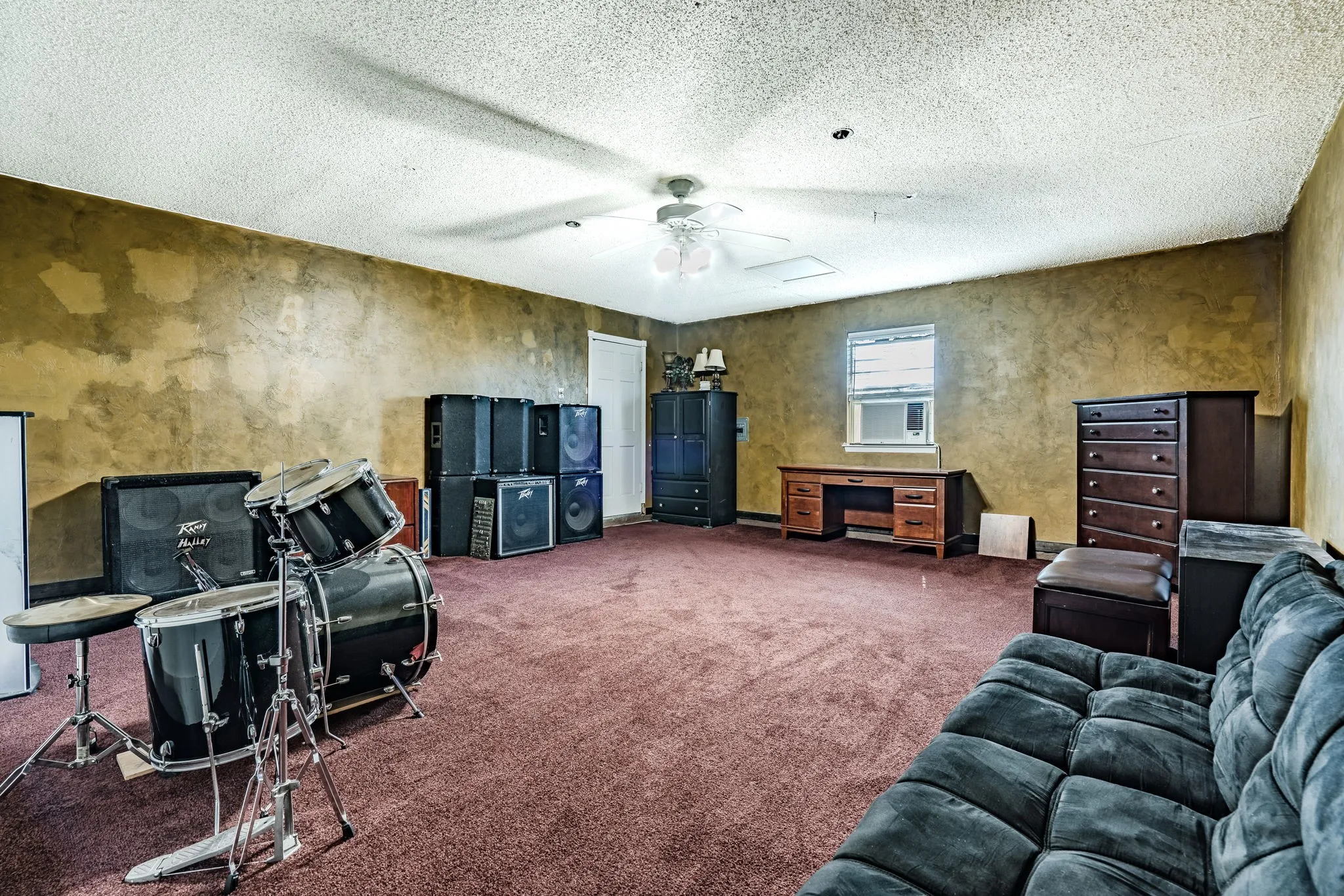 Single Family Residence For Sale in Tarrant County , 6941 Bennington Drive, Watauga, Texas 76148, 3 Bedroom, 2 Bathroom, 4 Garage spaces, 1,330 Sqft, built in 1976, mls#21404562, Real Estate Agent in Watauga, Homes For Sale in Tarrant county, Homes For Sale in Watauga, Realtor in Watauga Texas, Real Estate Brokerage Independent Realty Texas, Luminita Cordes Realtor