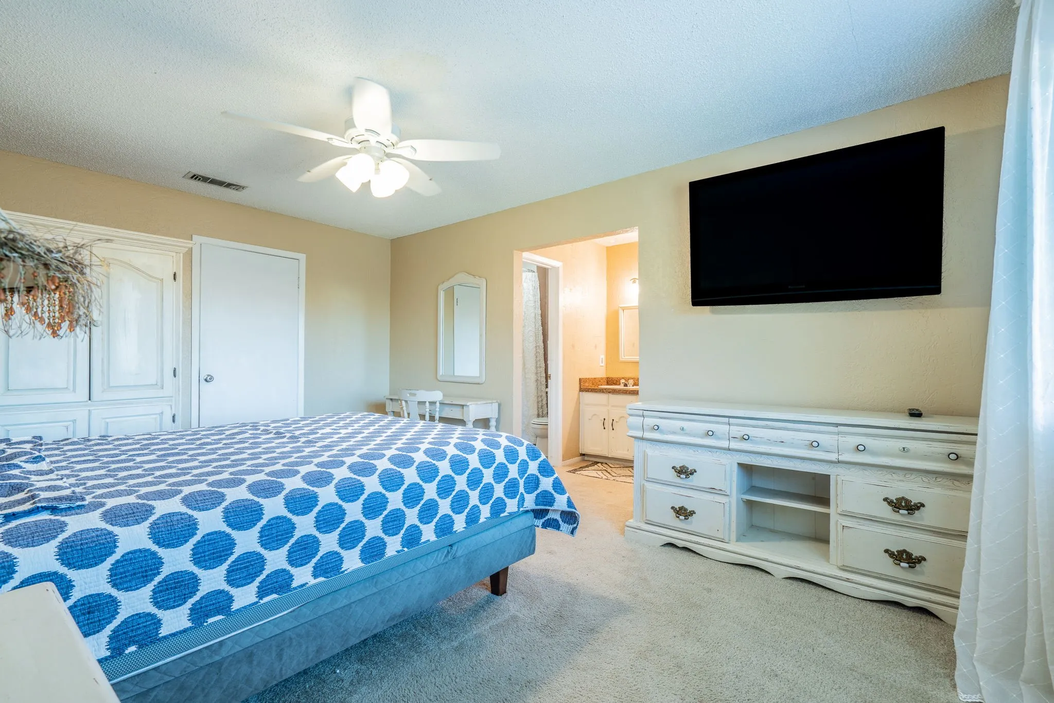 Single Family Residence For Sale in Tarrant County , 6941 Bennington Drive, Watauga, Texas 76148, 3 Bedroom, 2 Bathroom, 4 Garage spaces, 1,330 Sqft, built in 1976, mls#21404562, Real Estate Agent in Watauga, Homes For Sale in Tarrant county, Homes For Sale in Watauga, Realtor in Watauga Texas, Real Estate Brokerage Independent Realty Texas, Luminita Cordes Realtor