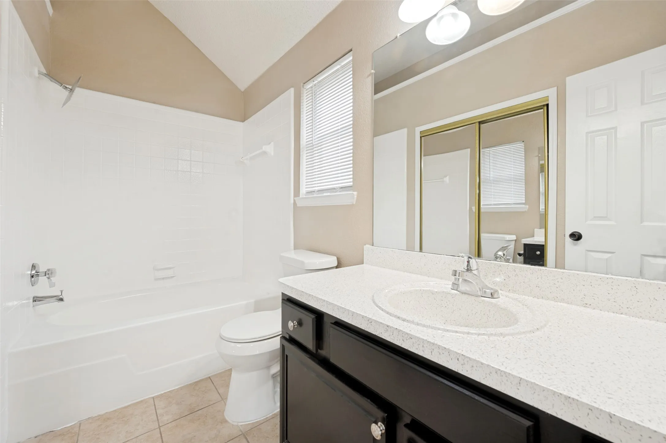 Single Family Residence For Sale in Dallas County , 1512 Manitoba Lane, Glenn Heights, Texas 75154, 3 Bedroom, 2 Bathroom, 2 Garage spaces, 1,260 Sqft, built in 1996, mls#21405296, Real Estate Agent in Glenn Heights, Homes For Sale in Dallas county, Homes For Sale in Glenn Heights, Realtor in Glenn Heights Texas, Real Estate Brokerage Independent Realty Texas, Luminita Cordes Realtor