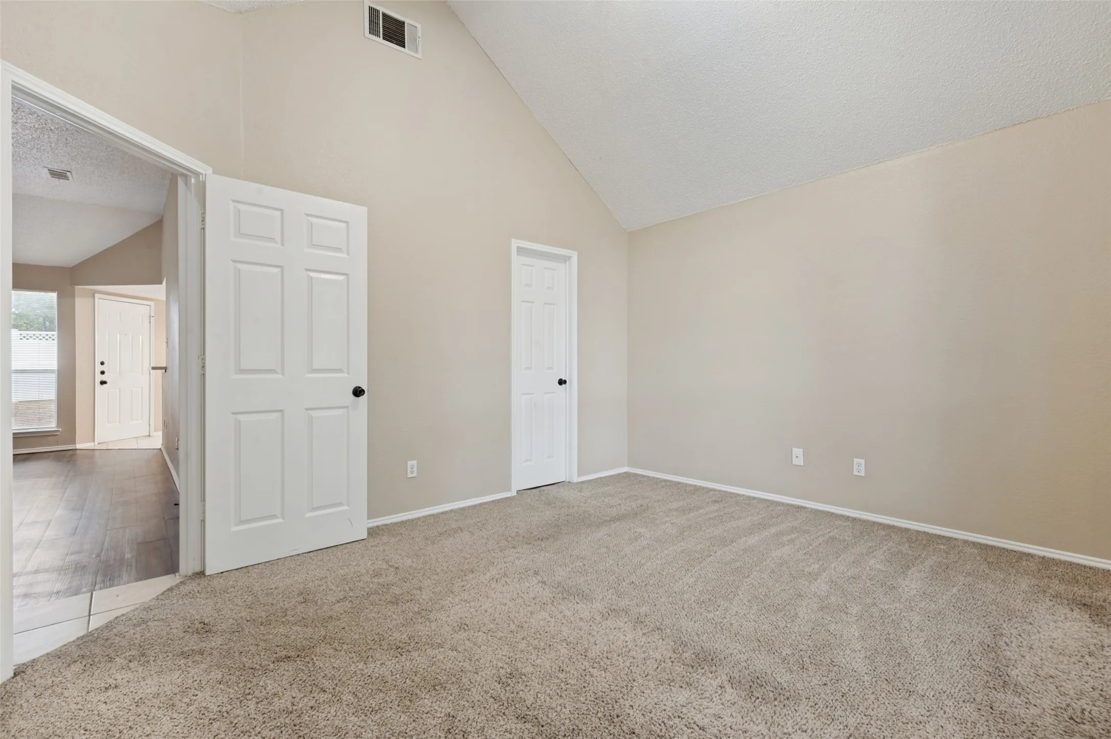 Single Family Residence For Sale in Dallas County , 1512 Manitoba Lane, Glenn Heights, Texas 75154, 3 Bedroom, 2 Bathroom, 2 Garage spaces, 1,260 Sqft, built in 1996, mls#21405296, Real Estate Agent in Glenn Heights, Homes For Sale in Dallas county, Homes For Sale in Glenn Heights, Realtor in Glenn Heights Texas, Real Estate Brokerage Independent Realty Texas, Luminita Cordes Realtor