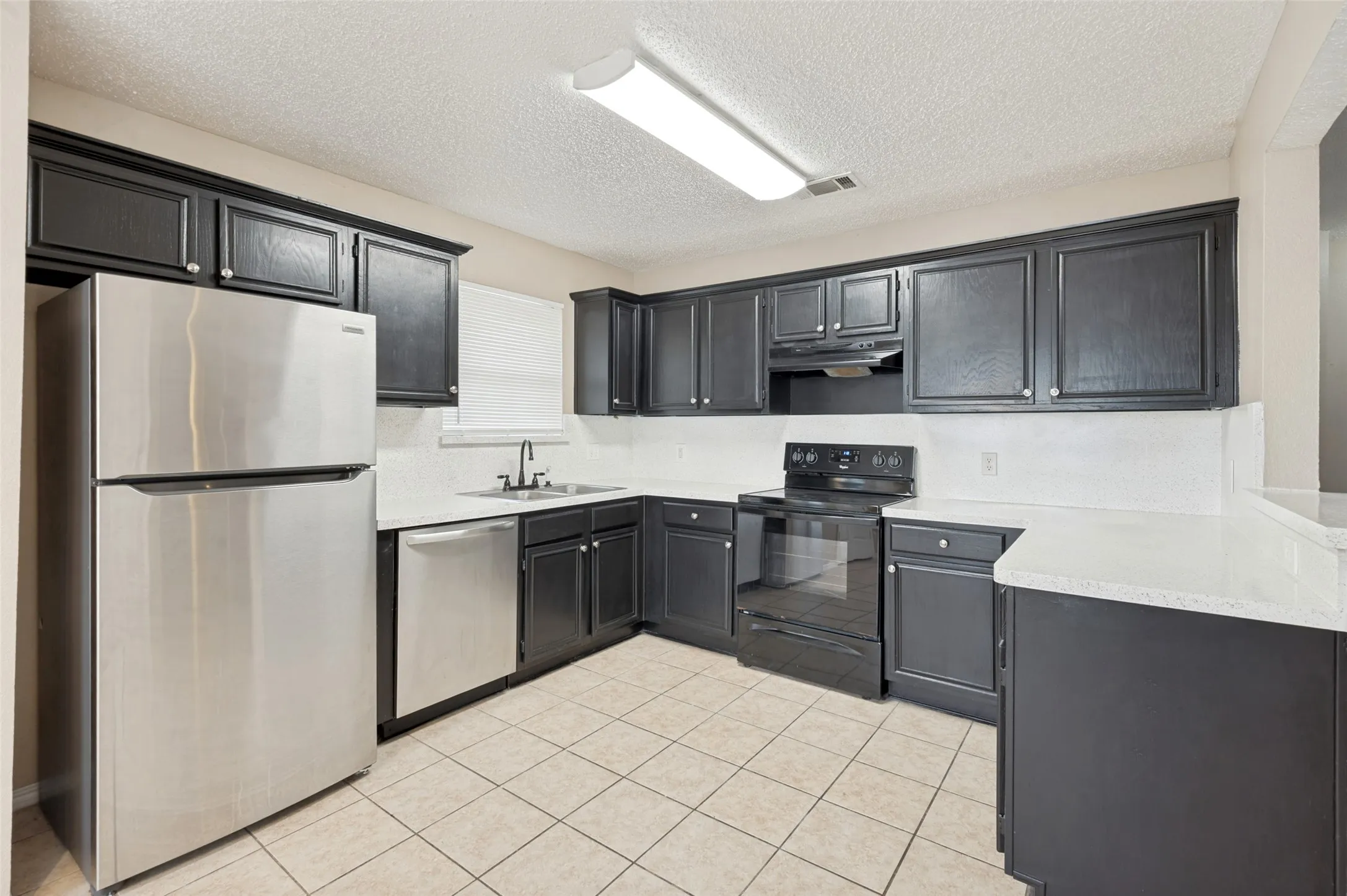 Single Family Residence For Sale in Dallas County , 1512 Manitoba Lane, Glenn Heights, Texas 75154, 3 Bedroom, 2 Bathroom, 2 Garage spaces, 1,260 Sqft, built in 1996, mls#21405296, Real Estate Agent in Glenn Heights, Homes For Sale in Dallas county, Homes For Sale in Glenn Heights, Realtor in Glenn Heights Texas, Real Estate Brokerage Independent Realty Texas, Luminita Cordes Realtor