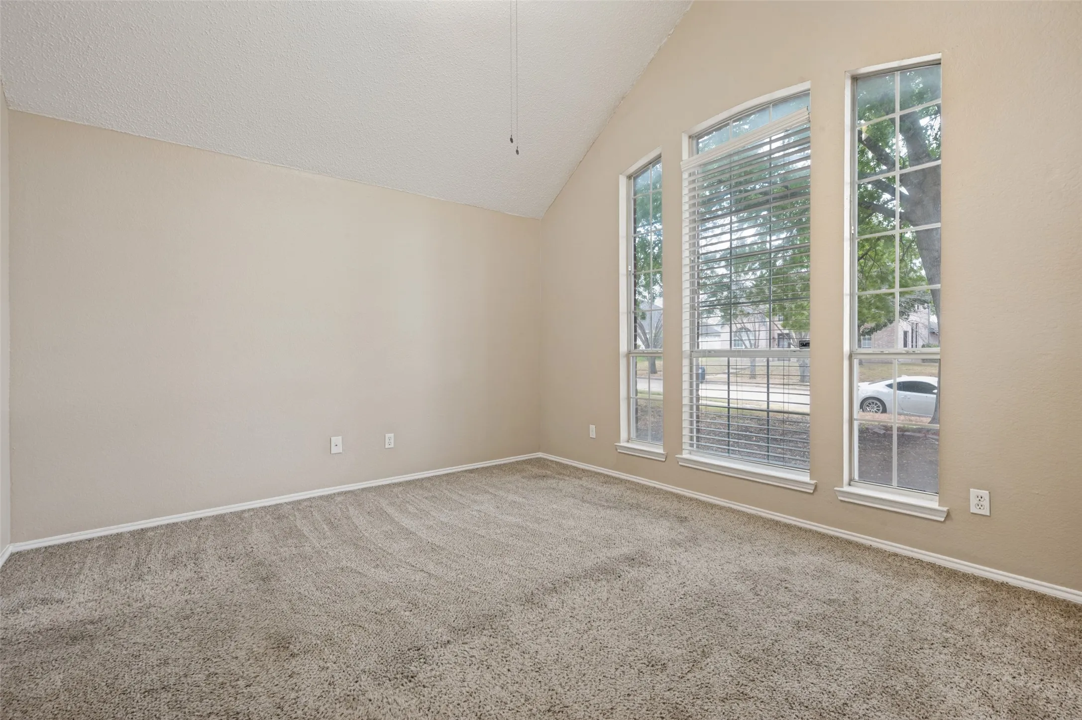 Single Family Residence For Sale in Dallas County , 1512 Manitoba Lane, Glenn Heights, Texas 75154, 3 Bedroom, 2 Bathroom, 2 Garage spaces, 1,260 Sqft, built in 1996, mls#21405296, Real Estate Agent in Glenn Heights, Homes For Sale in Dallas county, Homes For Sale in Glenn Heights, Realtor in Glenn Heights Texas, Real Estate Brokerage Independent Realty Texas, Luminita Cordes Realtor