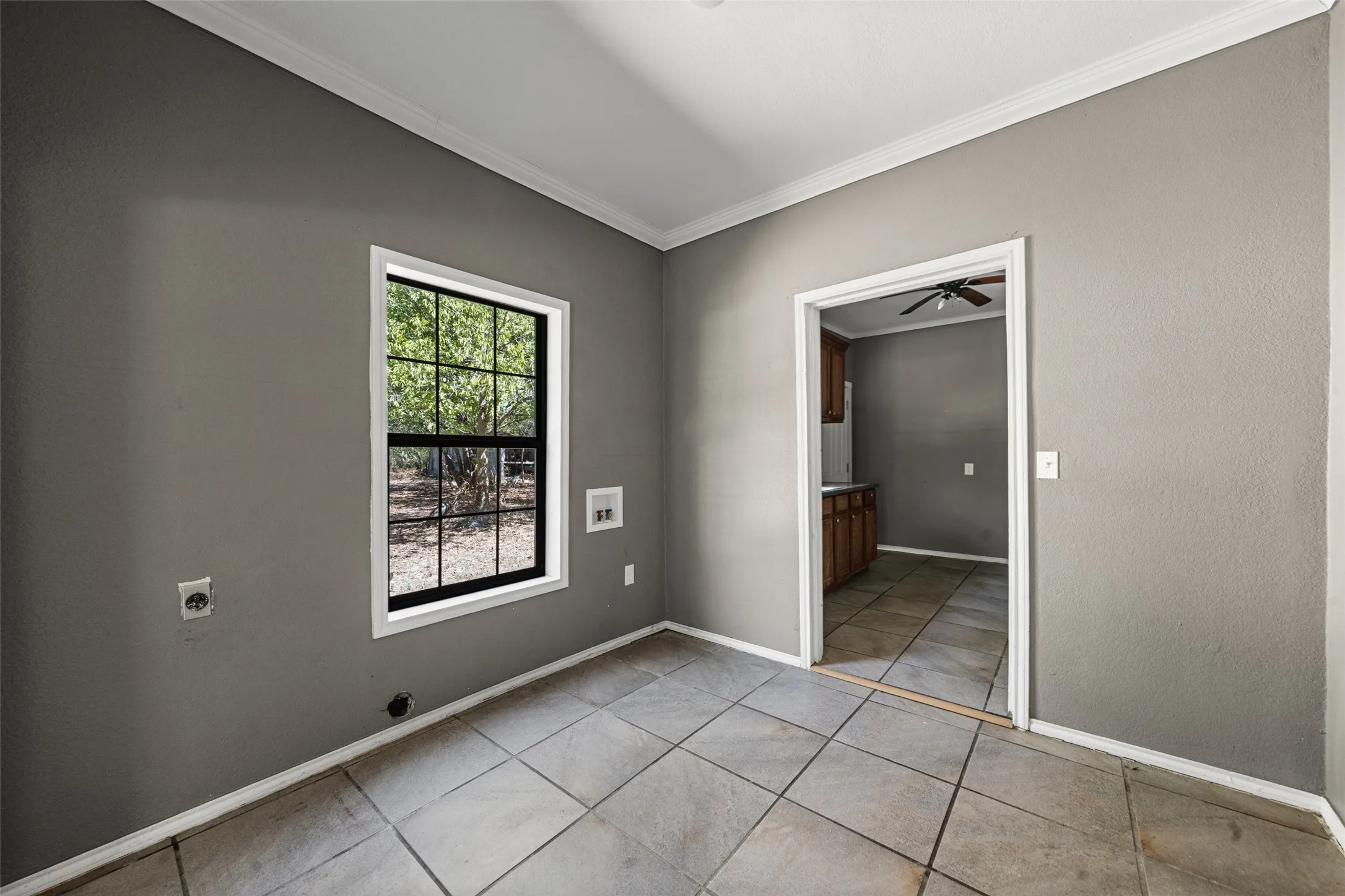 Single Family Residence For Sale in Falls County , 404 Eddins Street, Marlin, Texas 76661, 3 Bedroom, 1 Bathroom, Garage spaces, 854 Sqft, built in 2015, mls#21404779, Real Estate Agent in Marlin, Homes For Sale in Falls county, Homes For Sale in Marlin, Realtor in Marlin Texas, Real Estate Brokerage Independent Realty Texas, Luminita Cordes Realtor